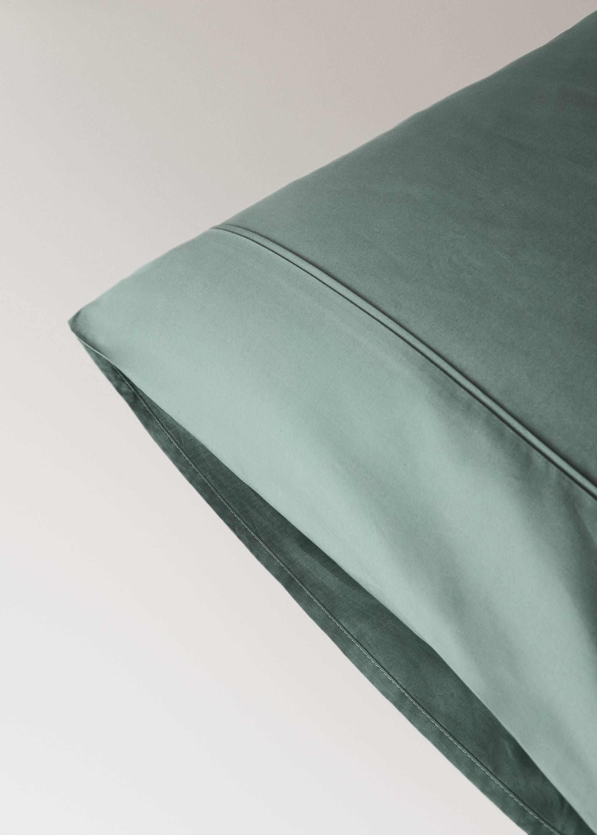 Two 300-thread-count percale cotton pillowcases with piping detail, 50 x 75 cm - Details of the article 1