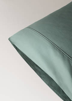 Two 300-thread-count percale cotton pillowcases with piping detail, 50 x 75 cm — Medium Green 2