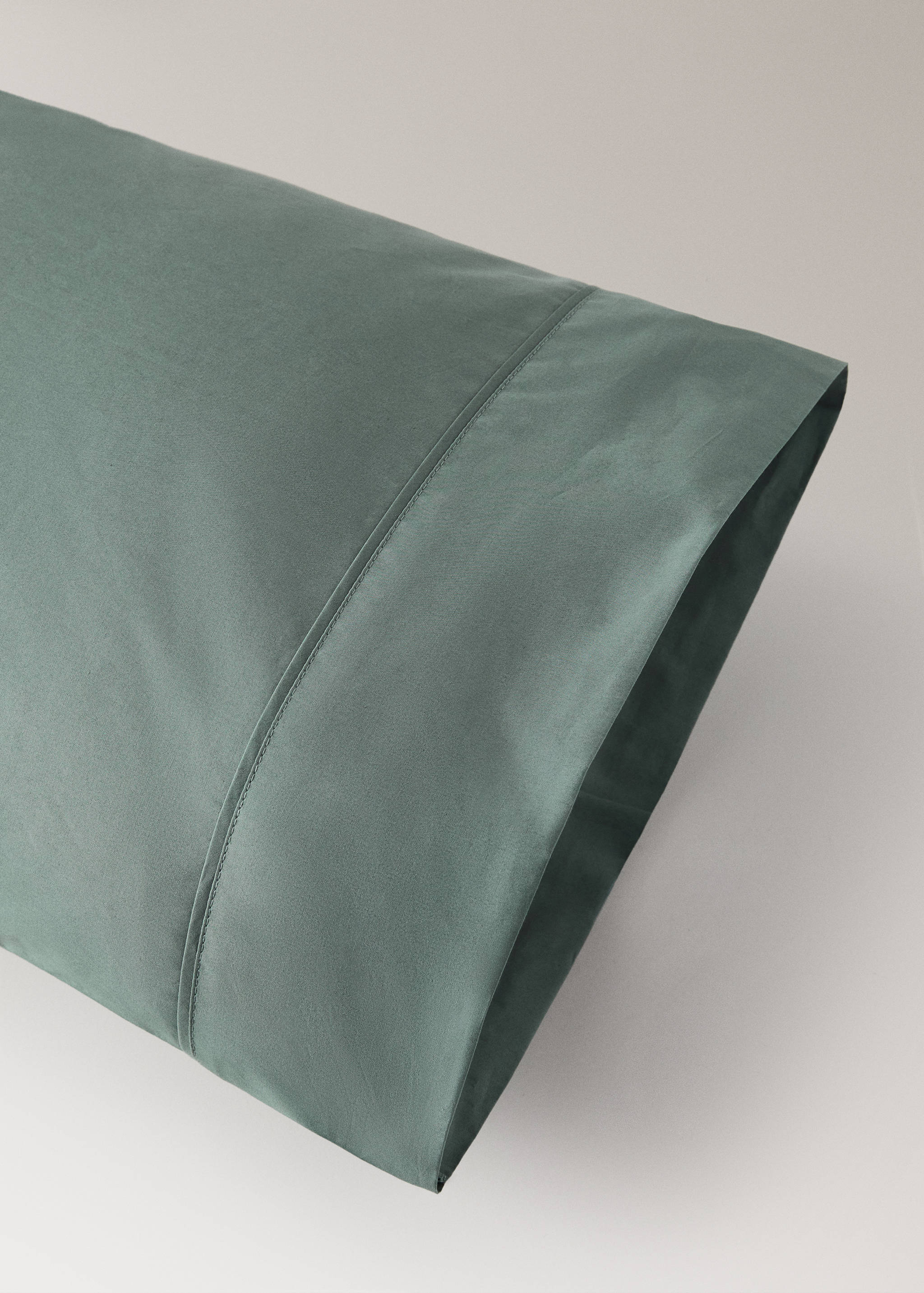 300-thread-count cotton percale pillowcase with piping detail, 45 x 110 cm - Details of the article 2