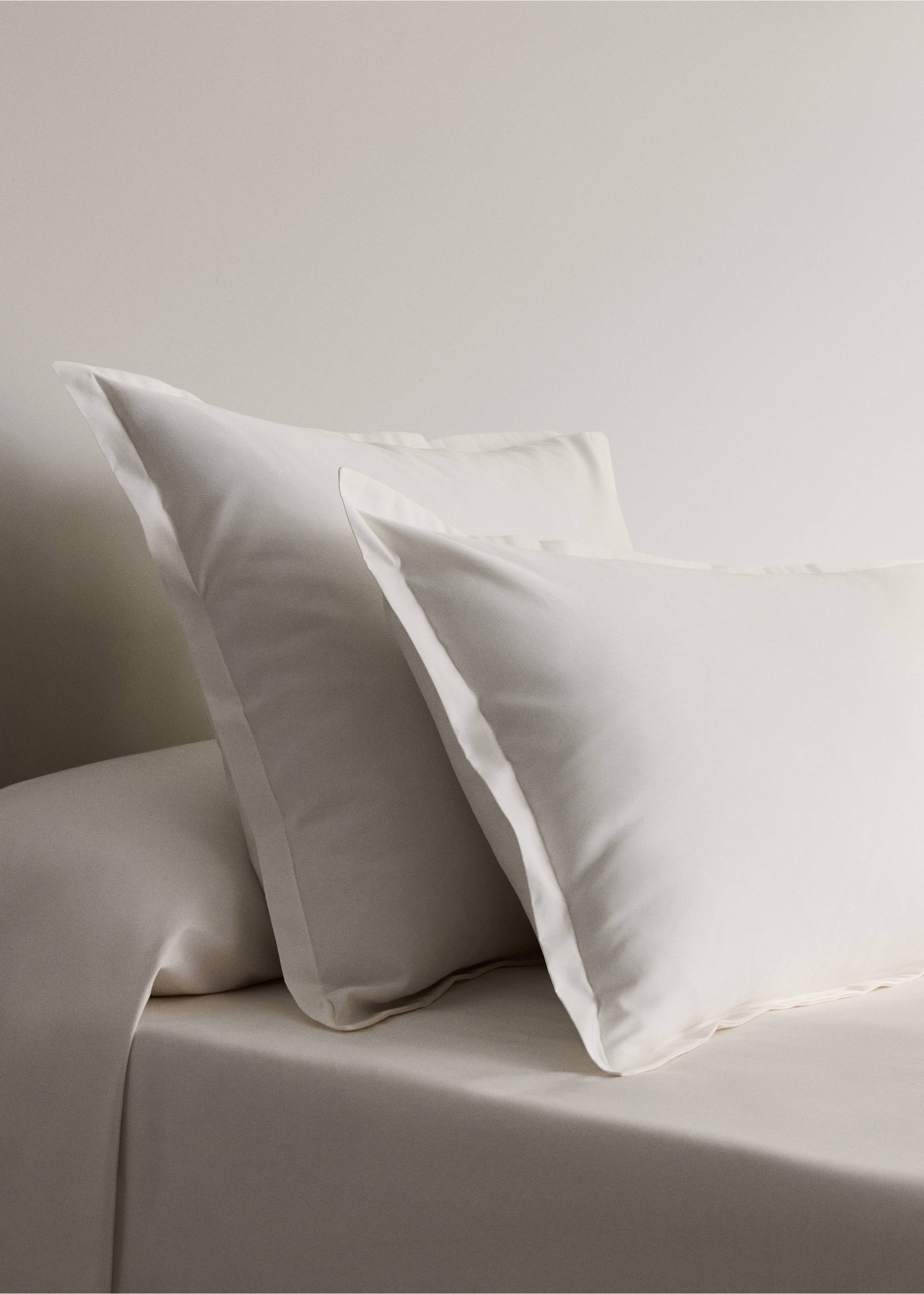 100% cotton sateen pillowcase 45x110 cm - General plane, Ecru. Ref: 37022980-00.