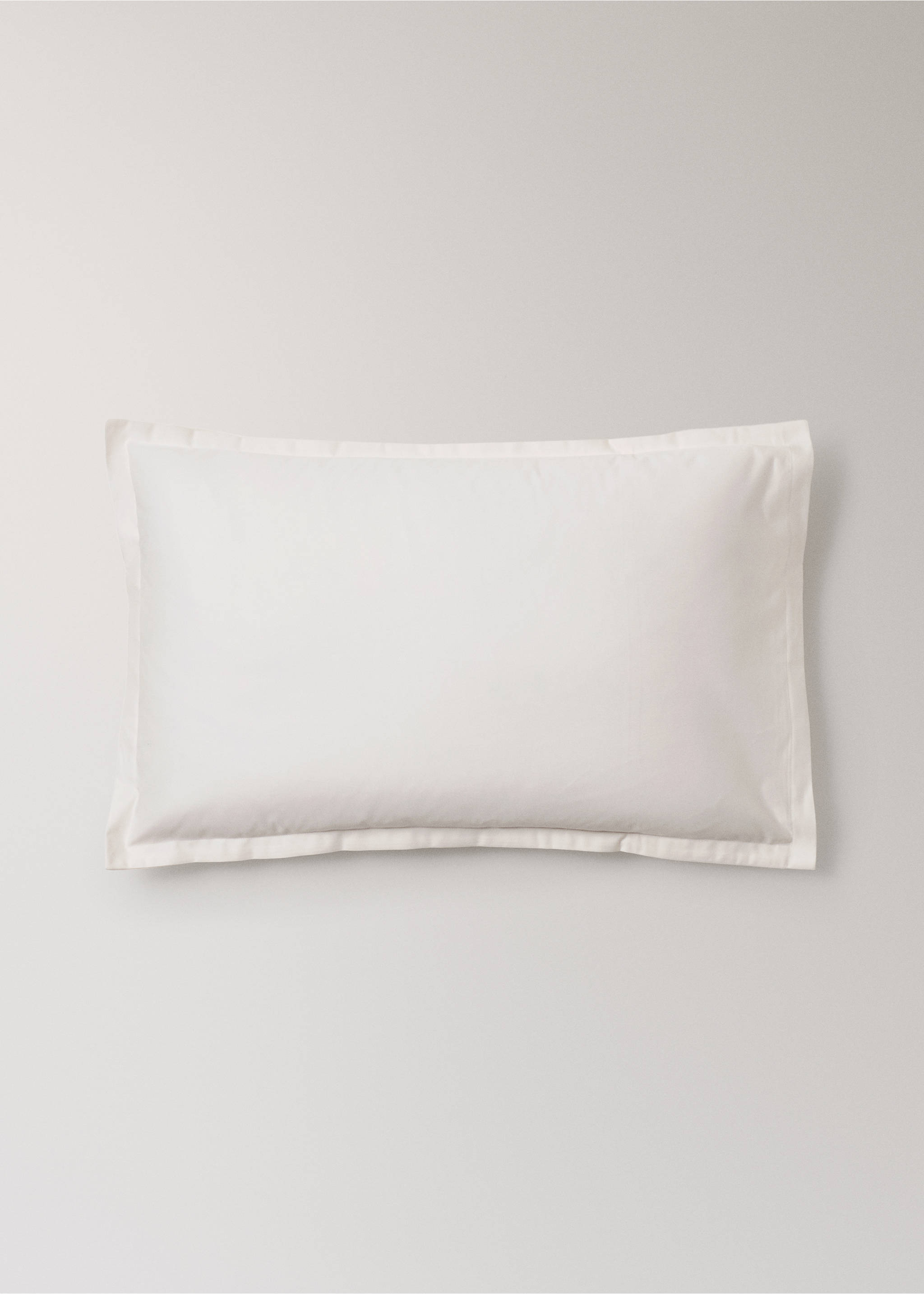 100% cotton satin pillowcase 50x75 cm - Article without model, Ecru. Ref: 37022981-00.