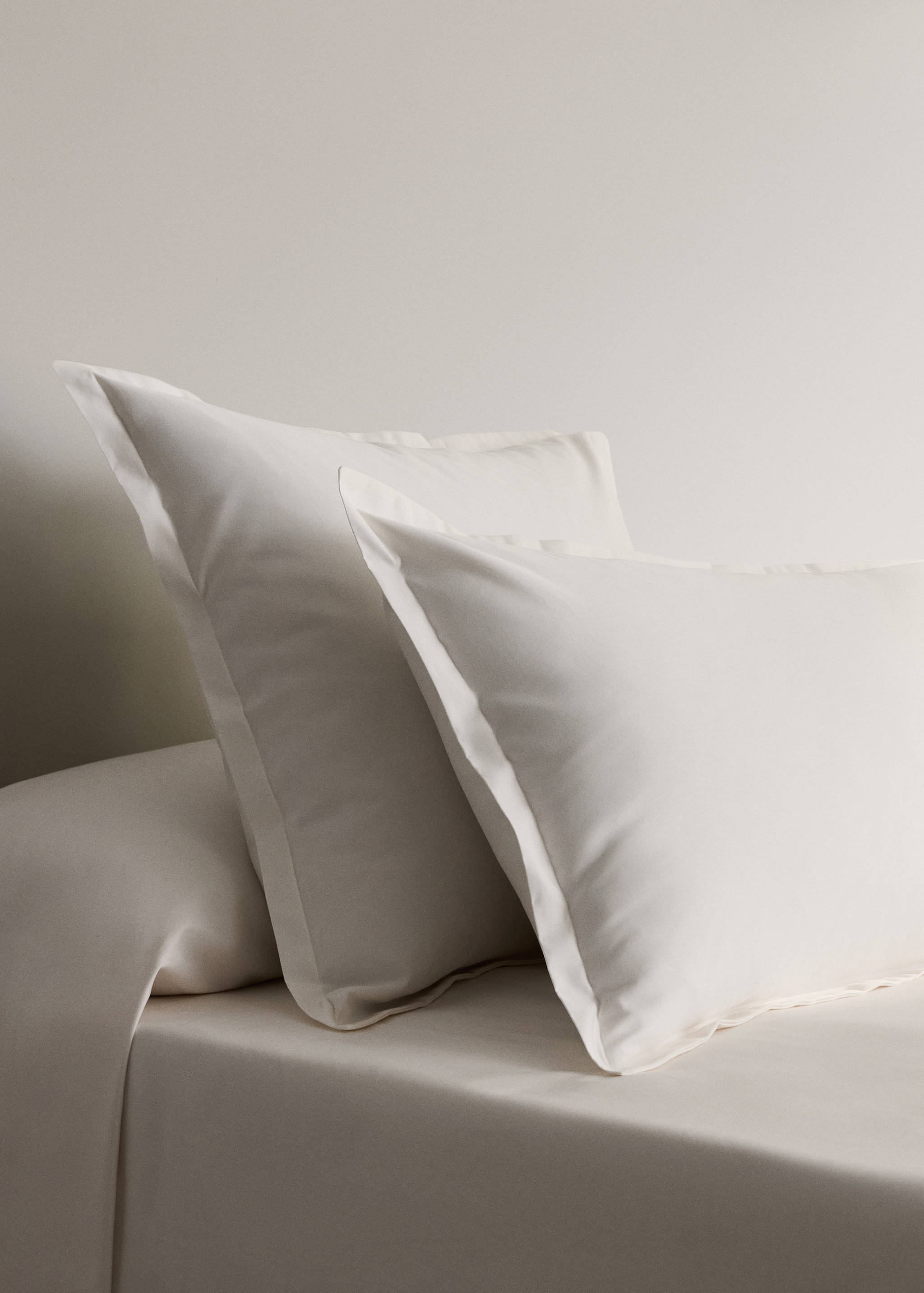 100% cotton sateen pillowcase 60 x 60 cm - General plane