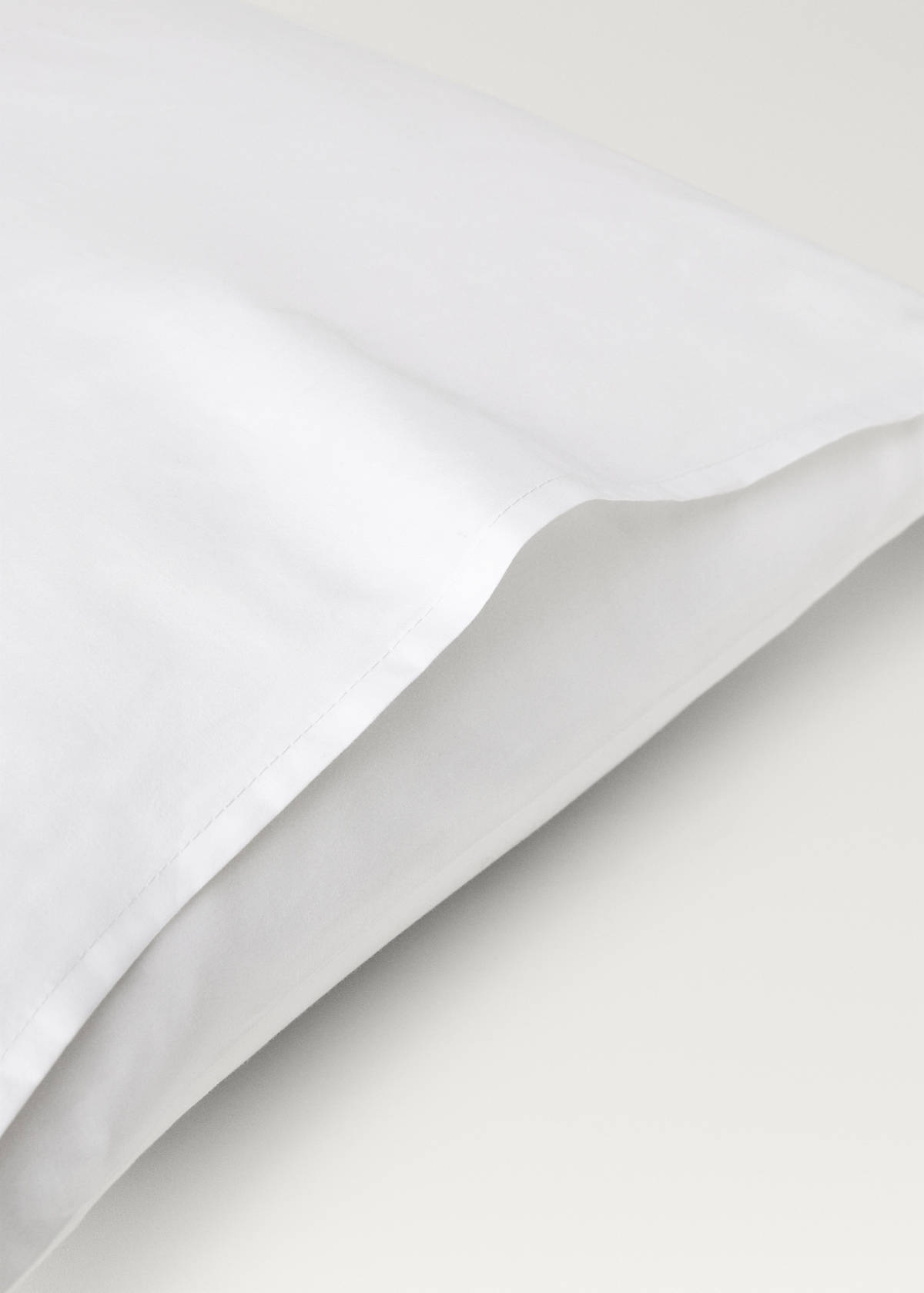 Two 600-thread cotton satin pillowcases 50x75 cm — White