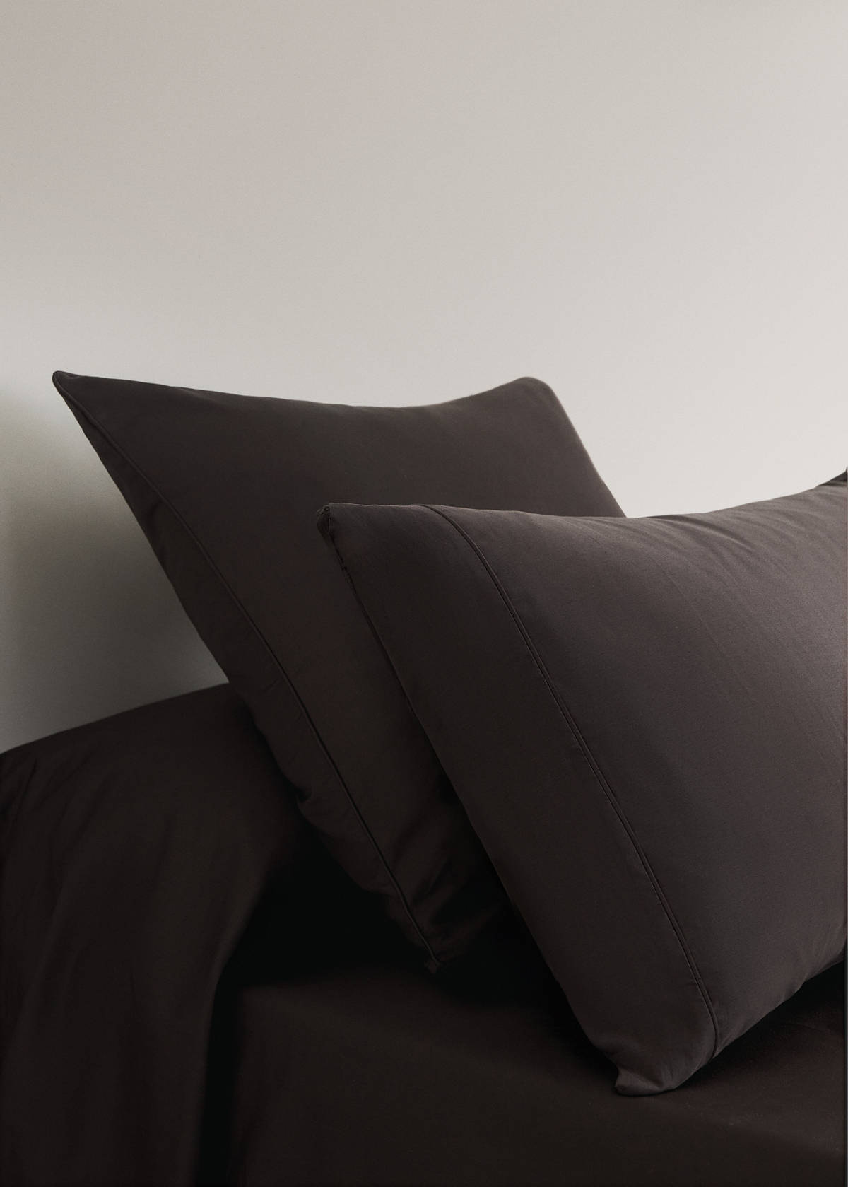 Two 600-thread cotton satin pillowcases 50x75 cm — Brown