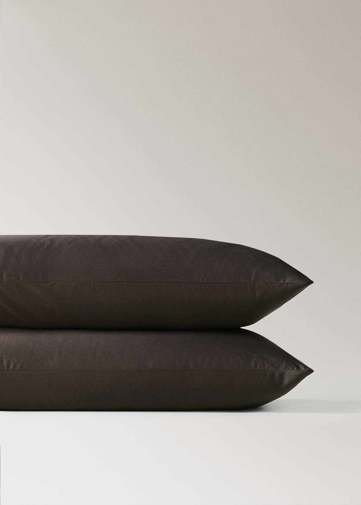 Two 600-thread cotton satin pillowcases 50x75 cm — Brown