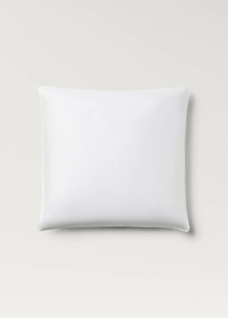 Two 600-thread count cotton satin pillowcases 60x60 cm — White