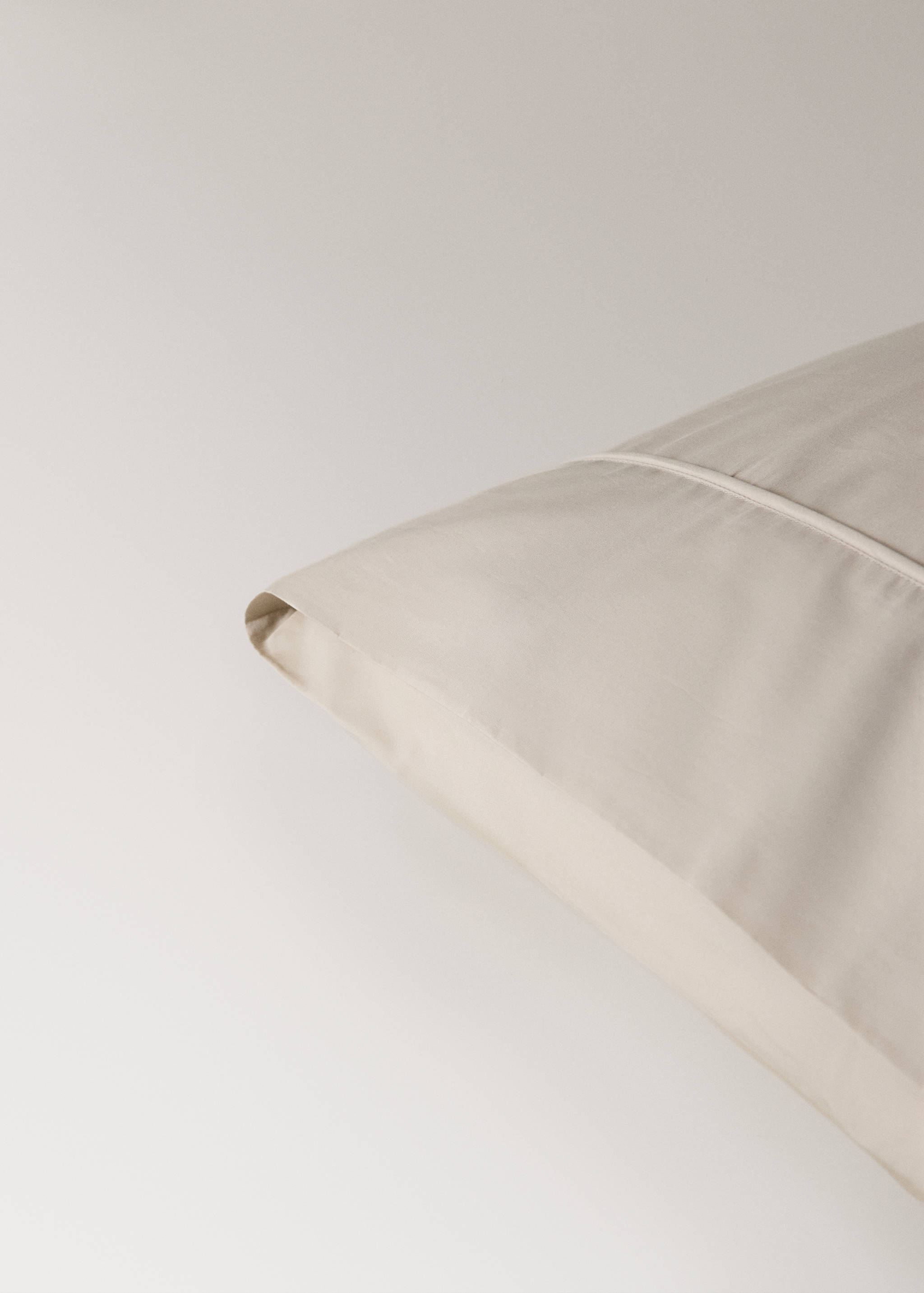 Two 500-thread-count cotton percale pillowcases with piped finish 50x75 cm - Details of the article 2