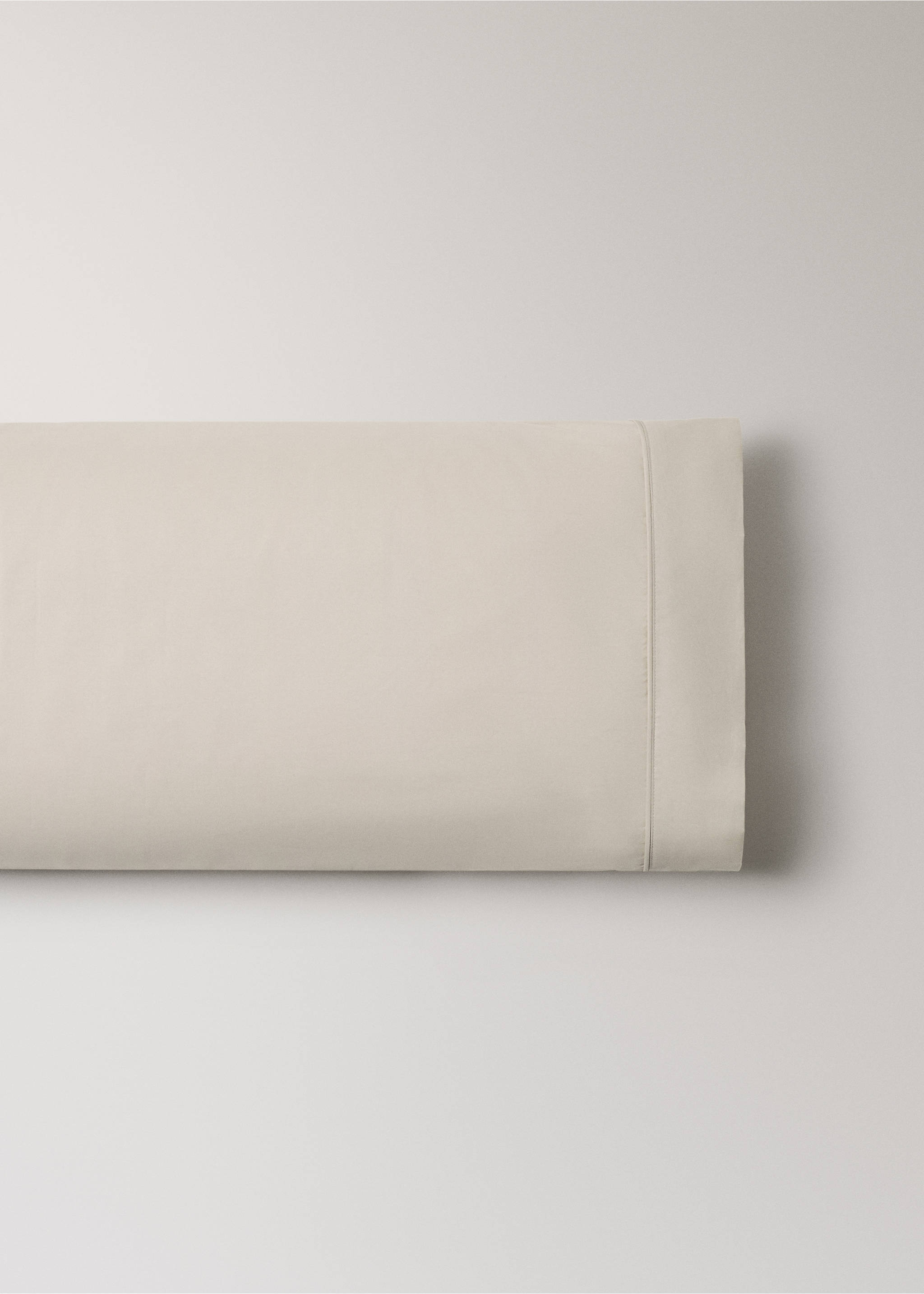Two 500-thread-count cotton percale pillowcases with piped finish 45x110 cm - Article without model, Sand. Ref: 37022999-00.
