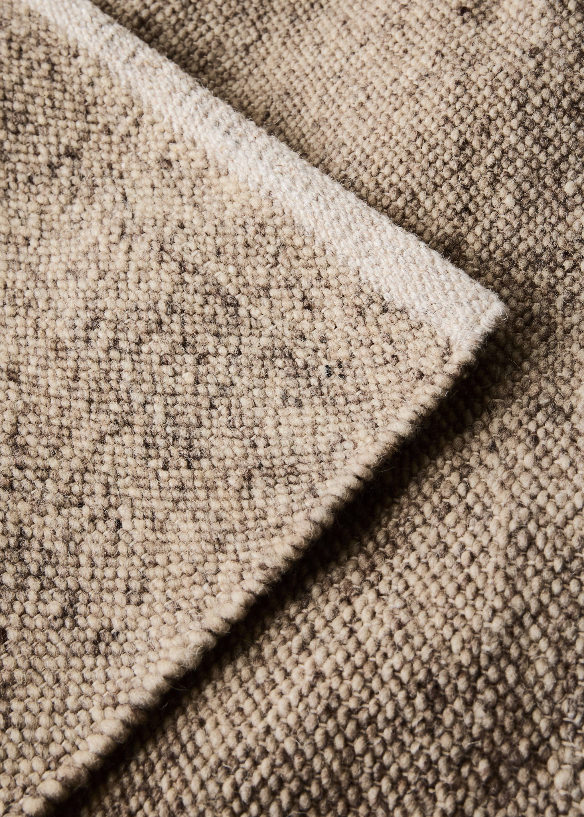 Large wool and cotton blend rug - Details of the article 2