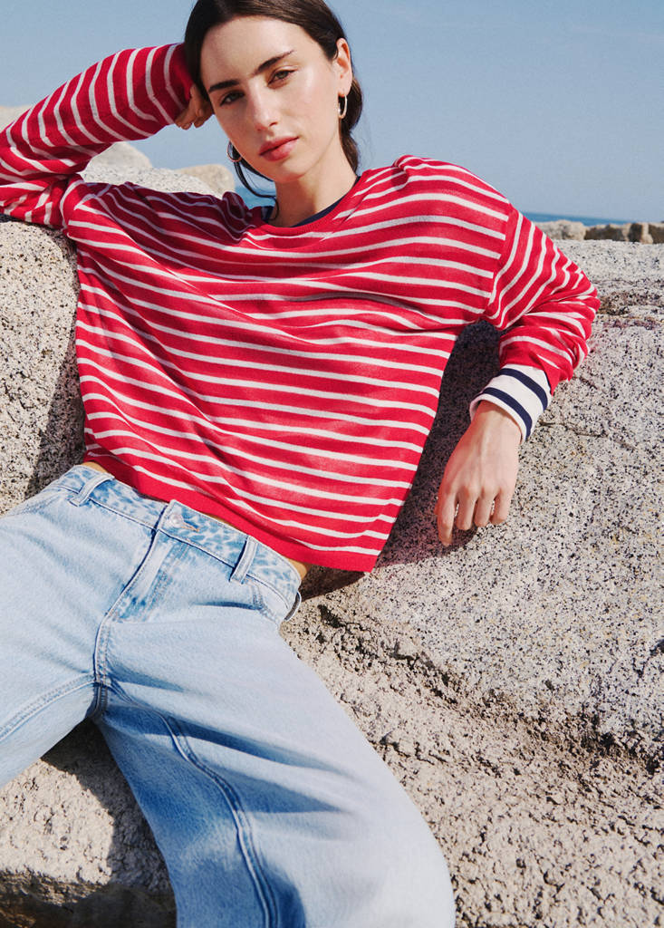 Striped fine knit sweater — Red