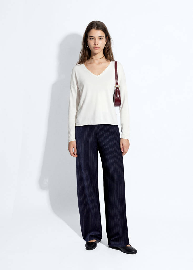 V-neck knit sweater — White