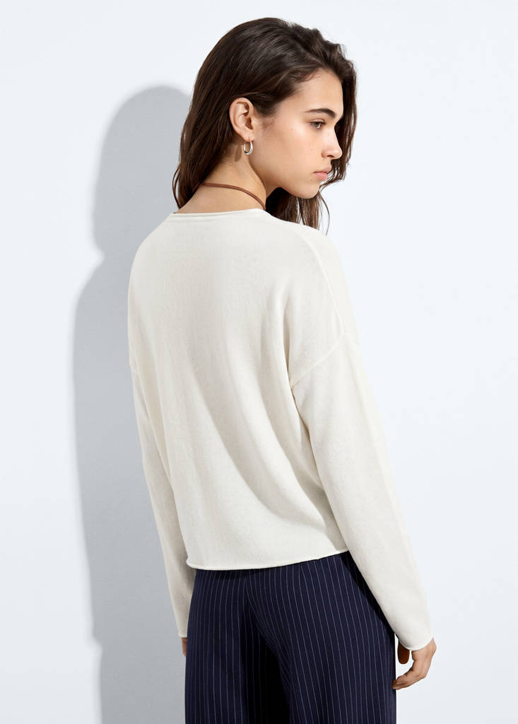 V-neck knit sweater — White