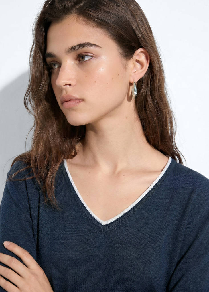 V-neck jumper with contrast trims — Navy