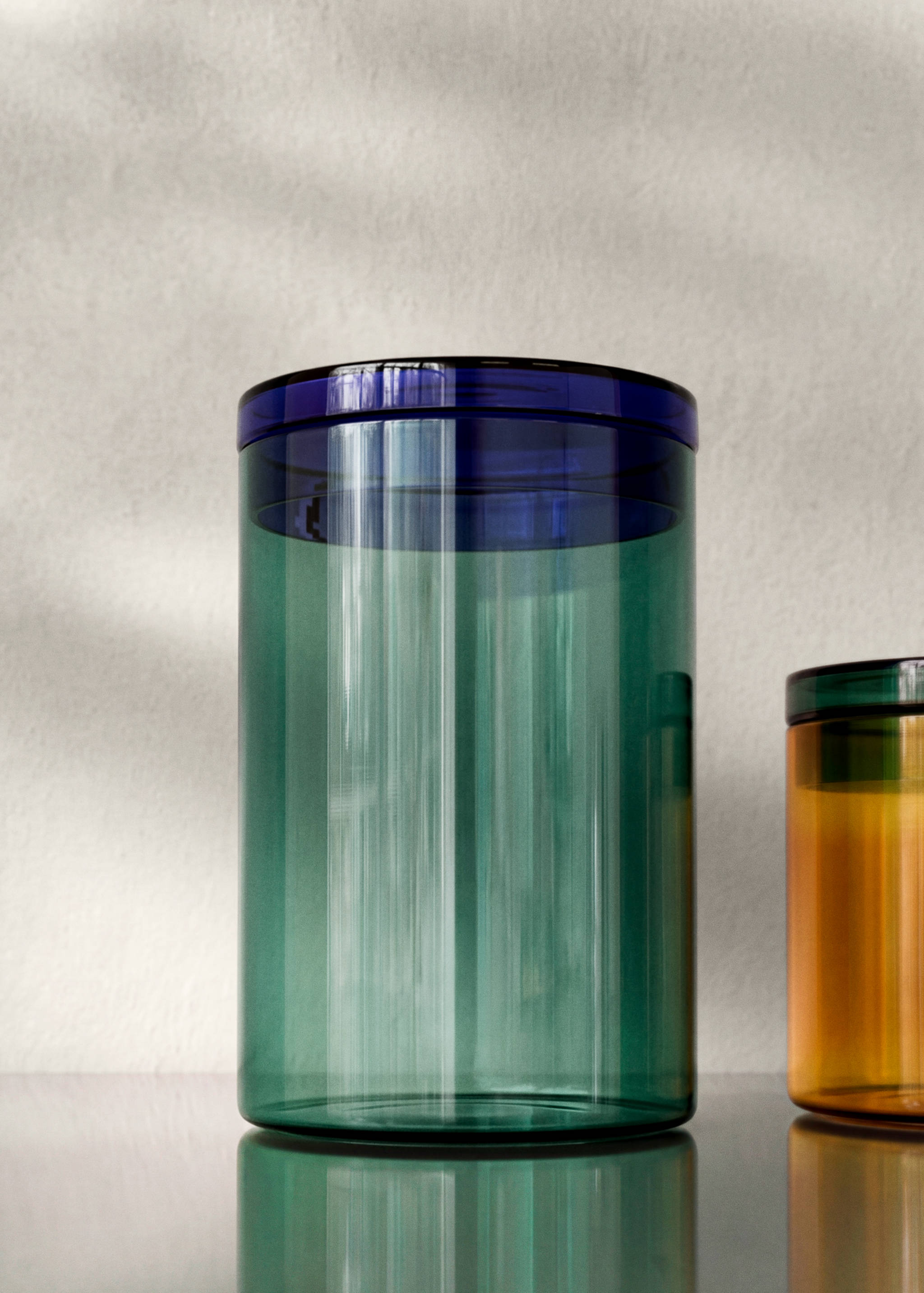 Two-tone glass jar - General plane