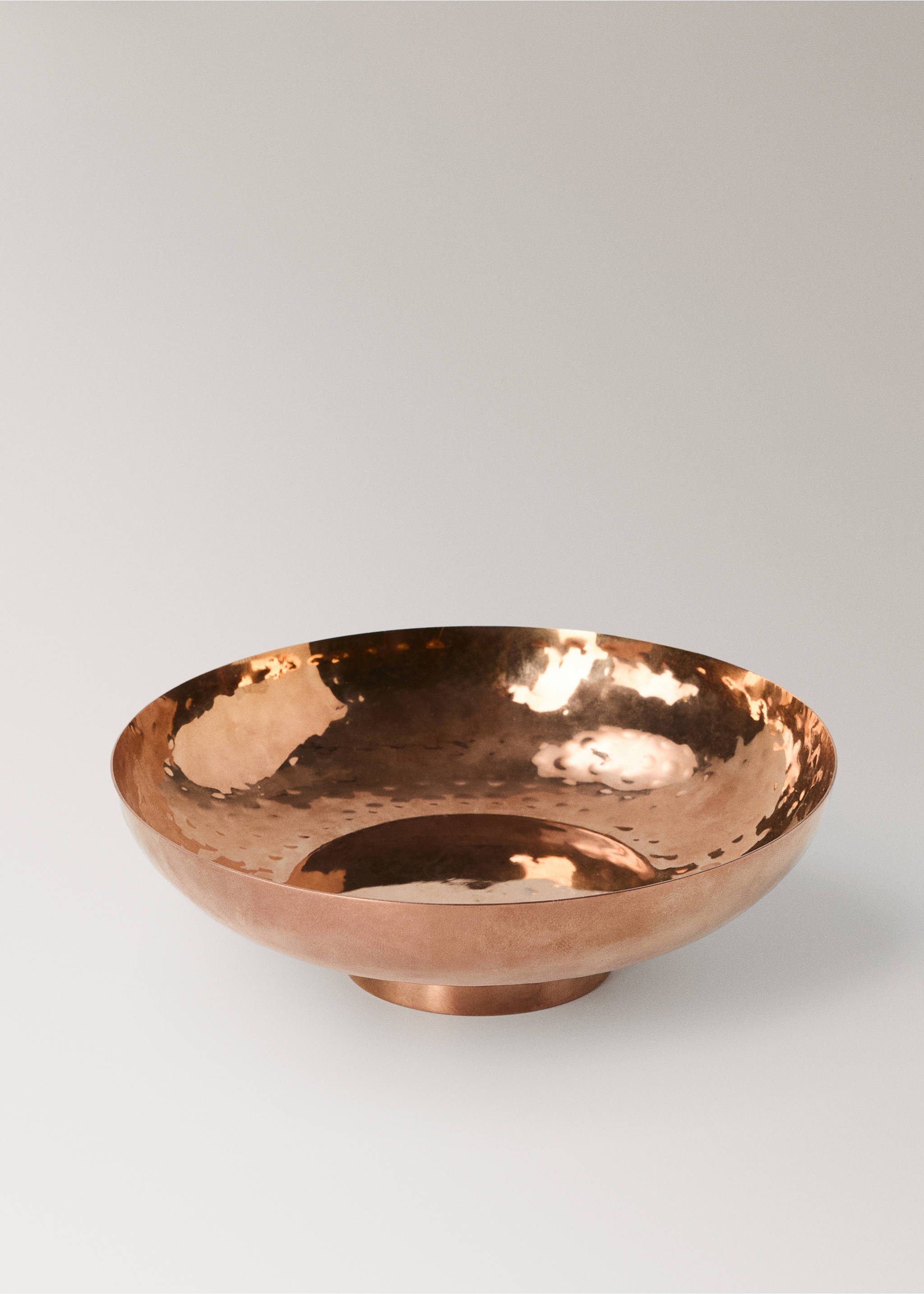 Large embossed stainless steel bowl - Details of the article 1, Copper. Ref: 37023301-00.