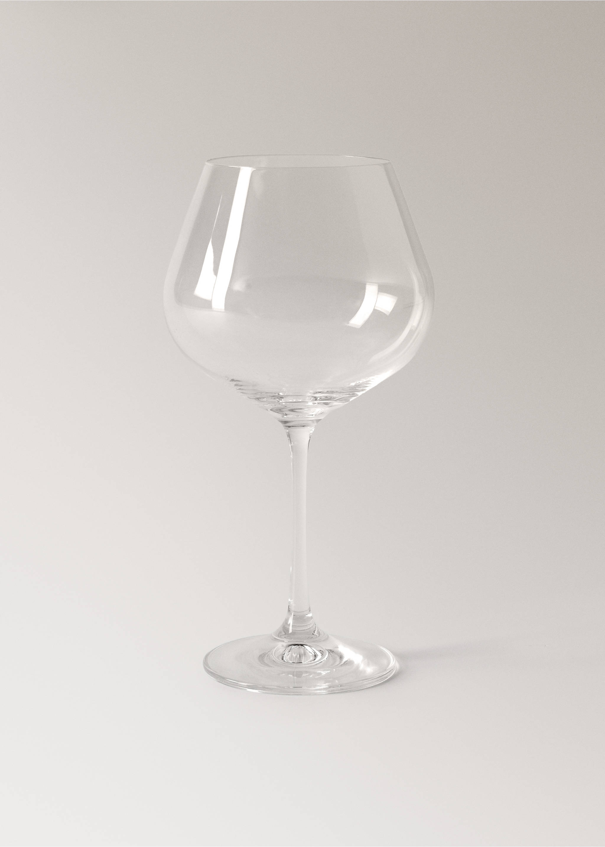 Clear glass goblet with a wide bowl and slender stem., Ice Grey. Ref: 37023303-00.
