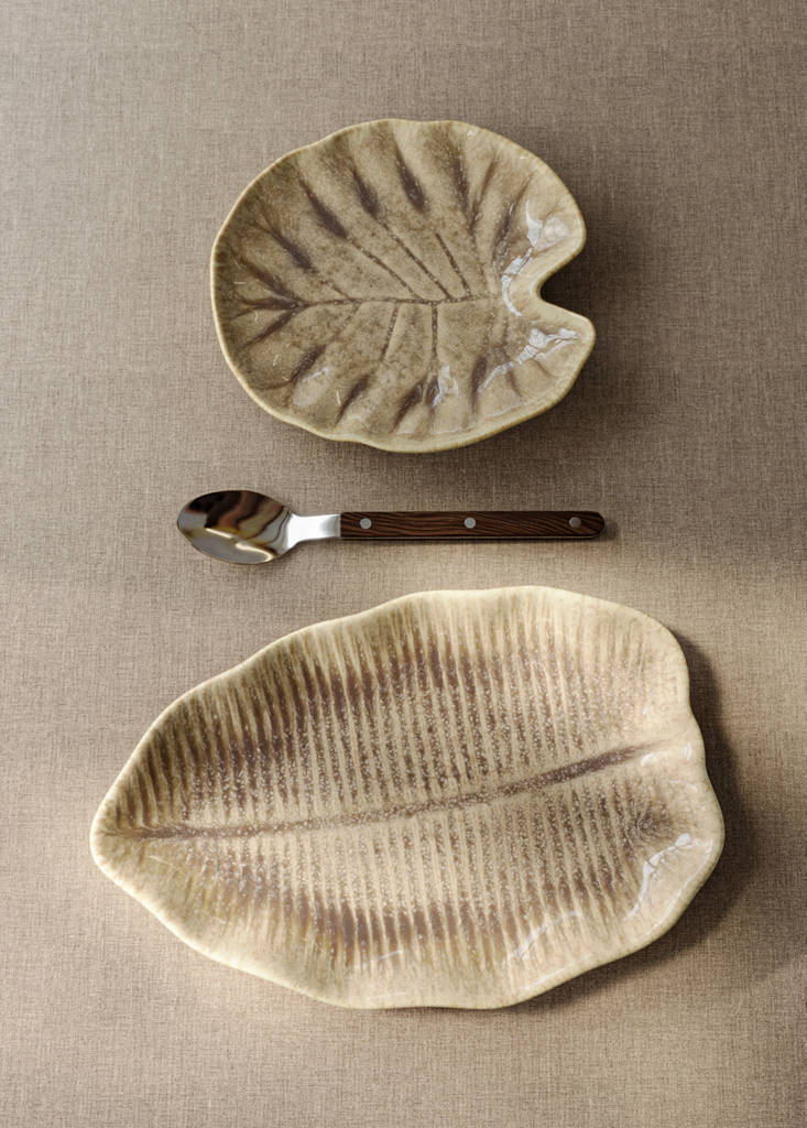 Stoneware leaf dish — Medium Brown