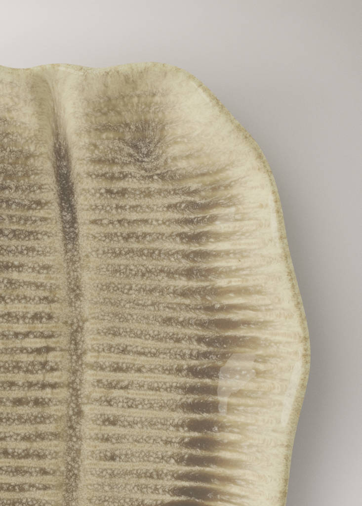 Stoneware leaf dish — Medium Brown