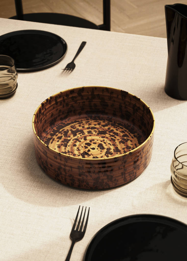 Medium reactive stoneware bowl — Brown