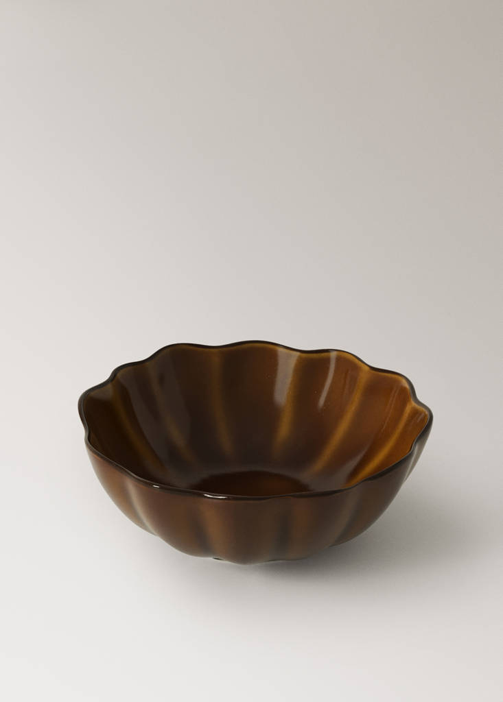 Wavy stoneware bowl — Chocolate