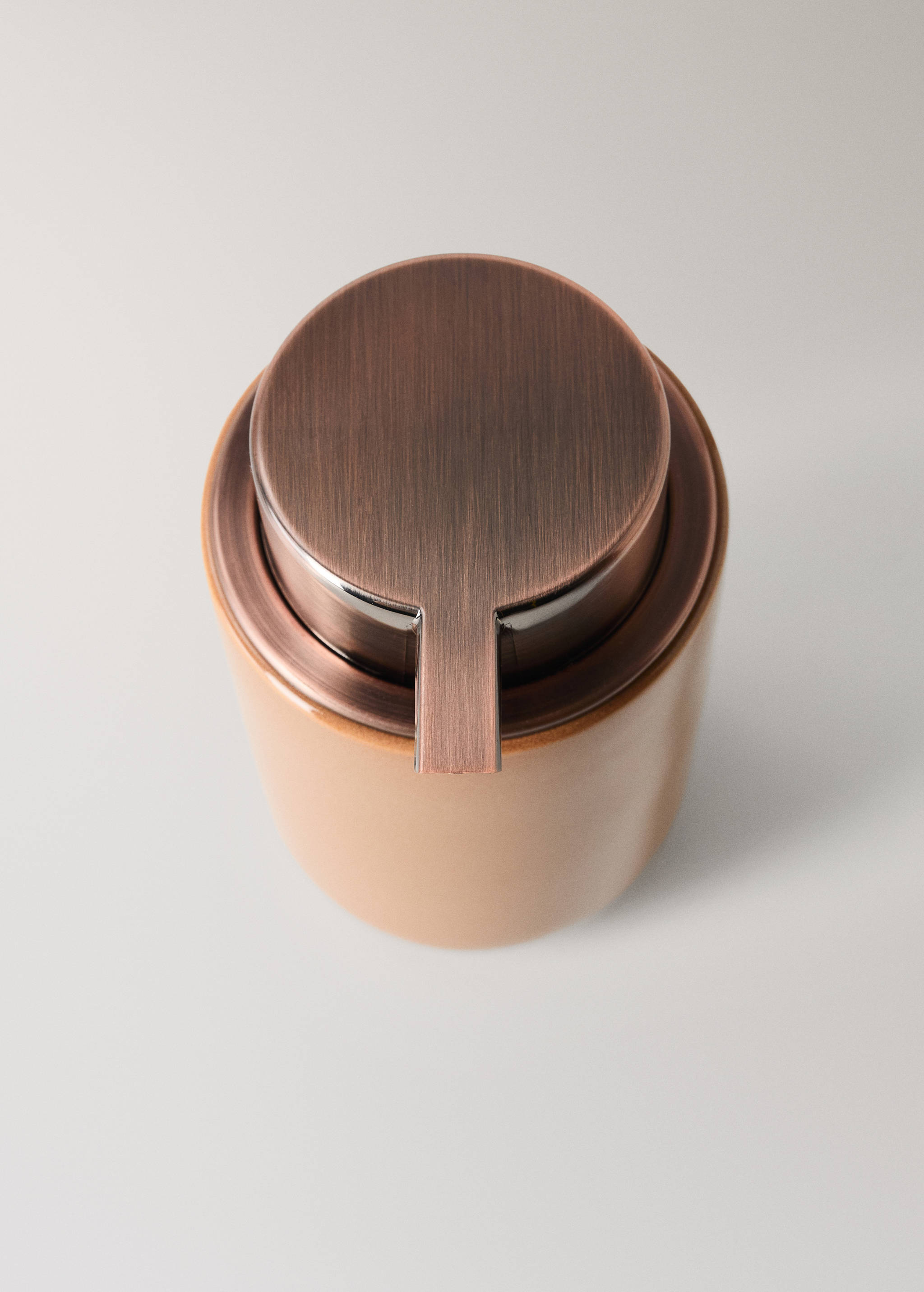 Ceramic soap dispenser - Details of the article 1
