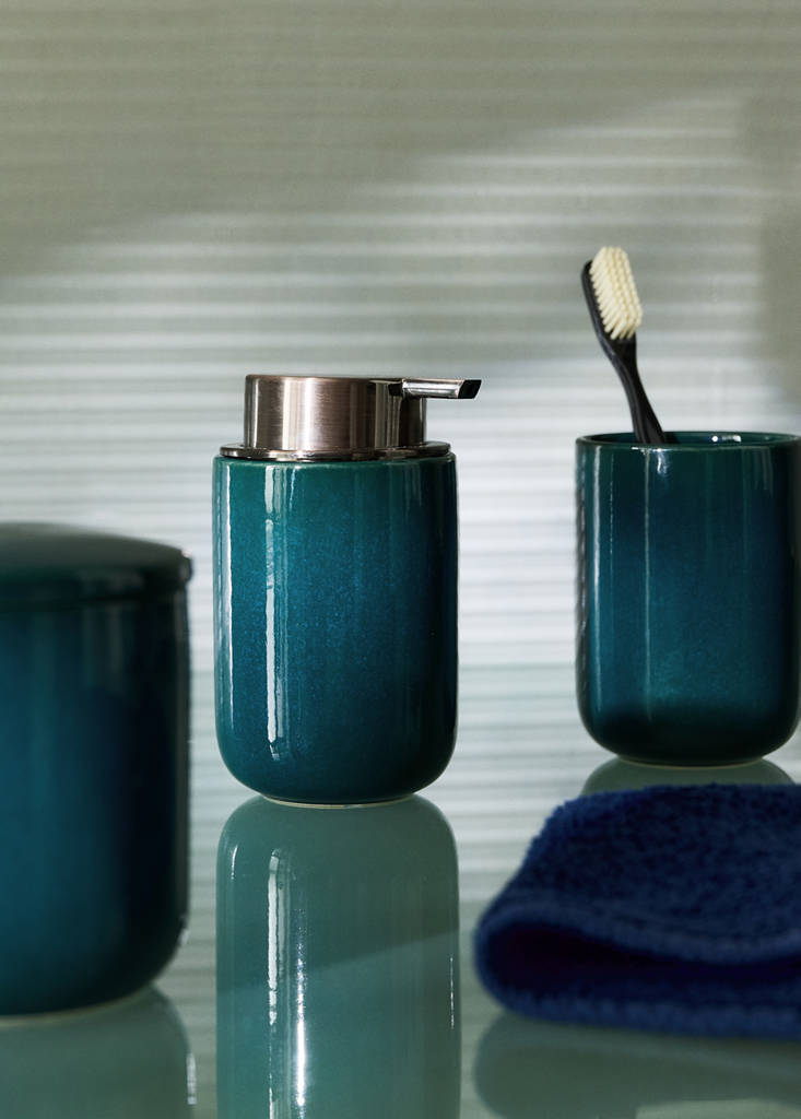Ceramic soap dispenser