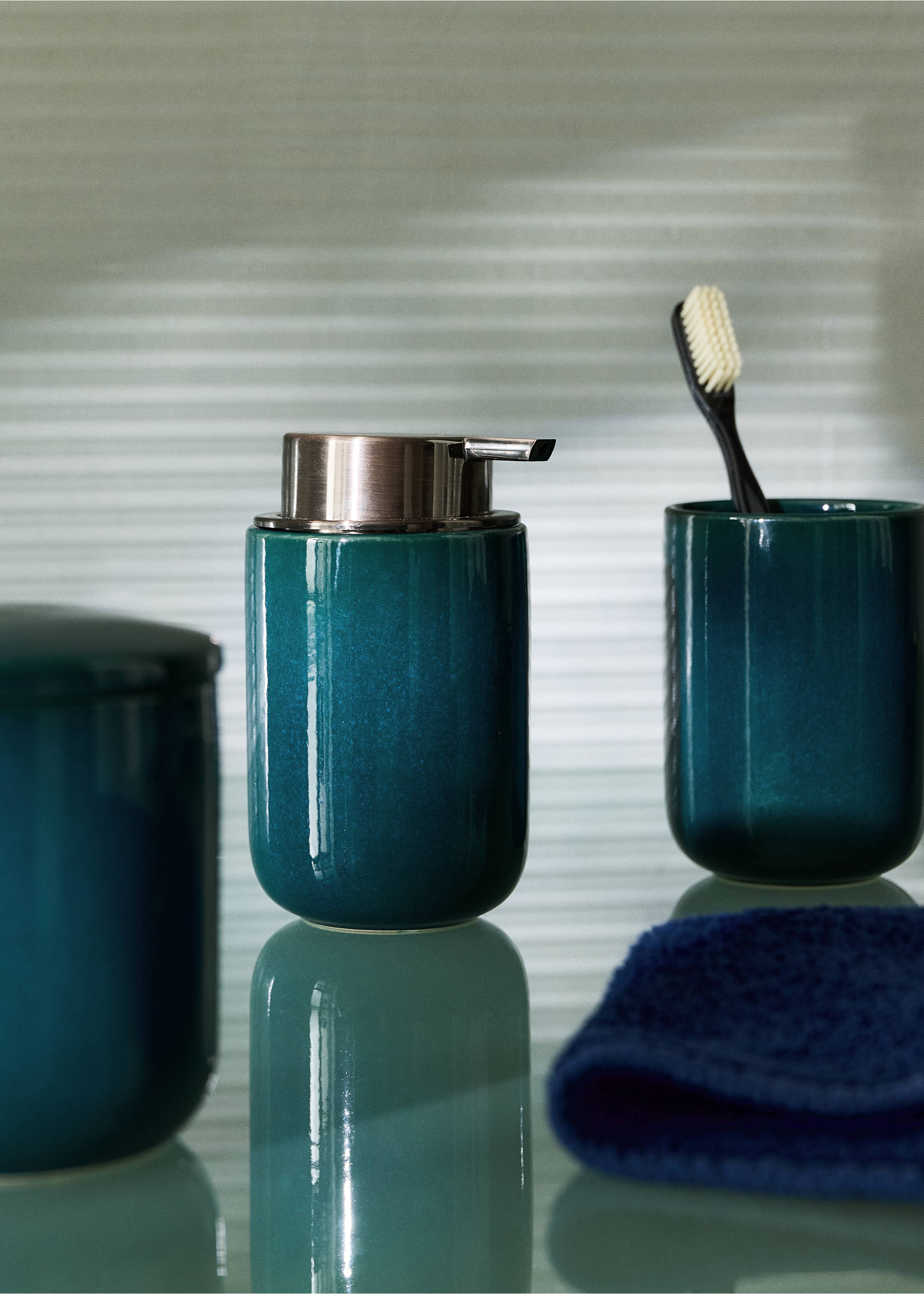 Ceramic soap dispenser - General plane, Petrol Blue. Ref: 37023859-00.