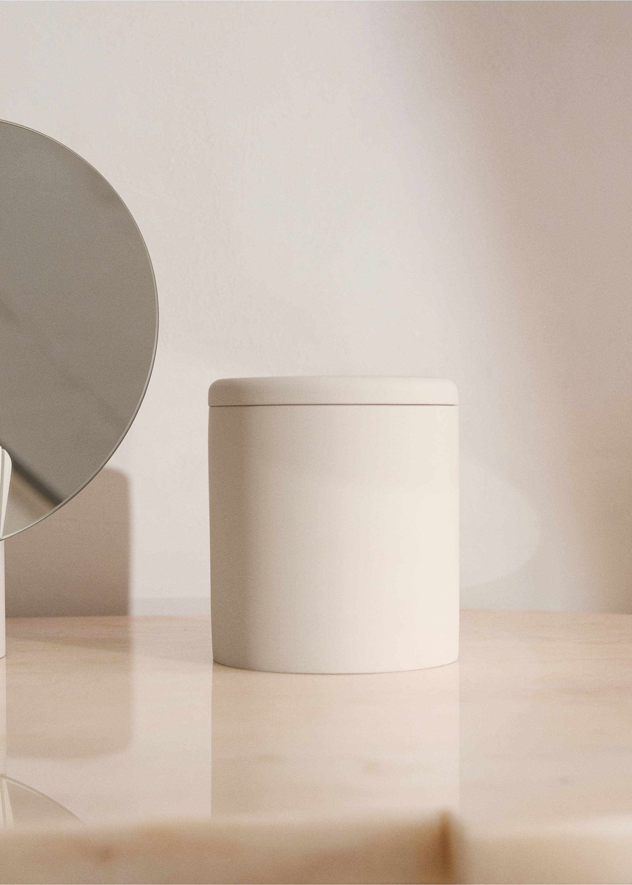 Resin bathroom container - General plane, Ecru. Ref: 37023865-00.