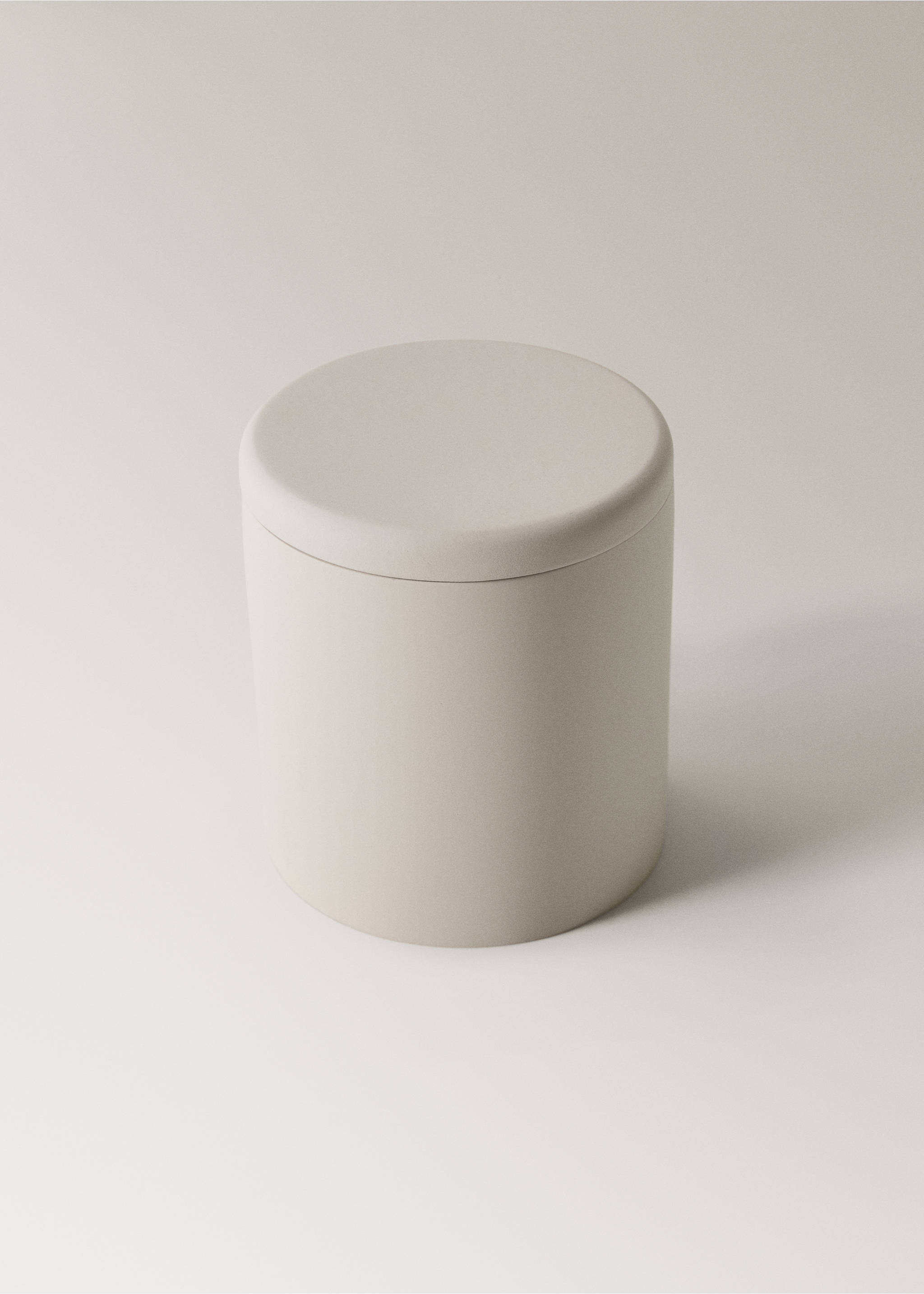 Resin bathroom container - Details of the article 1, Ecru. Ref: 37023865-00.