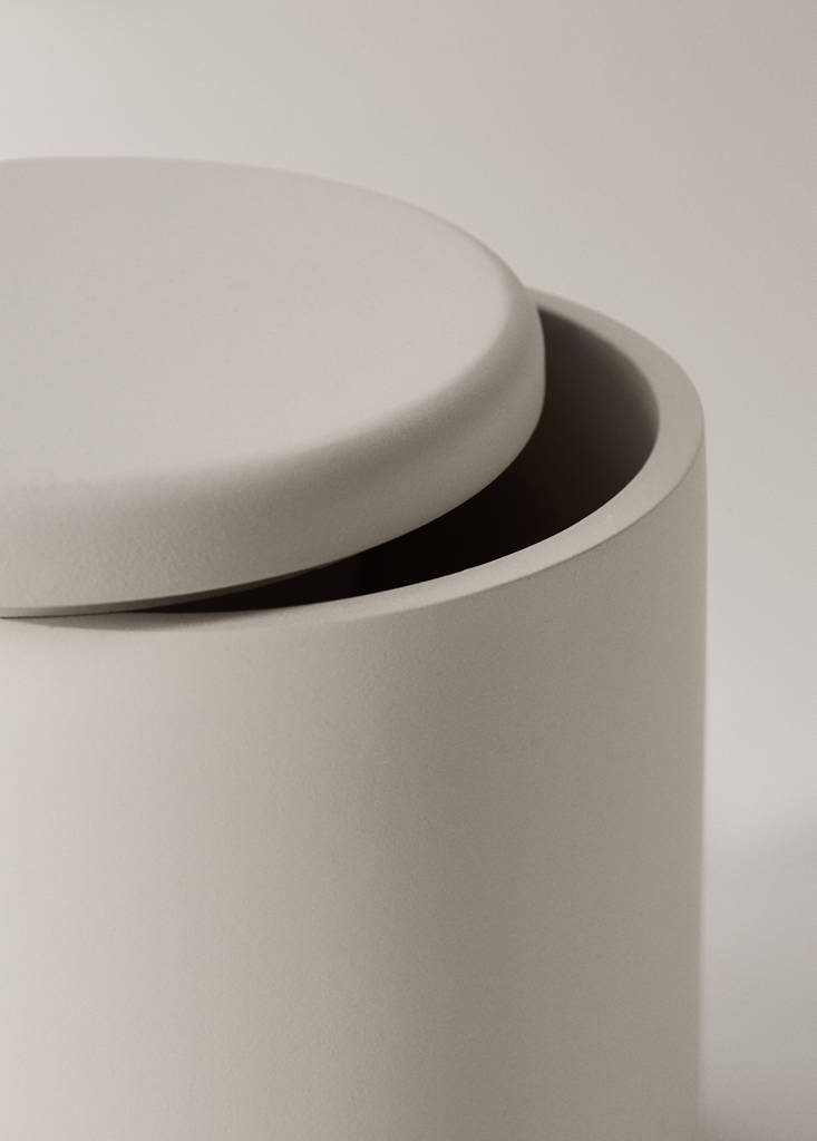 Resin bathroom container — Ecru