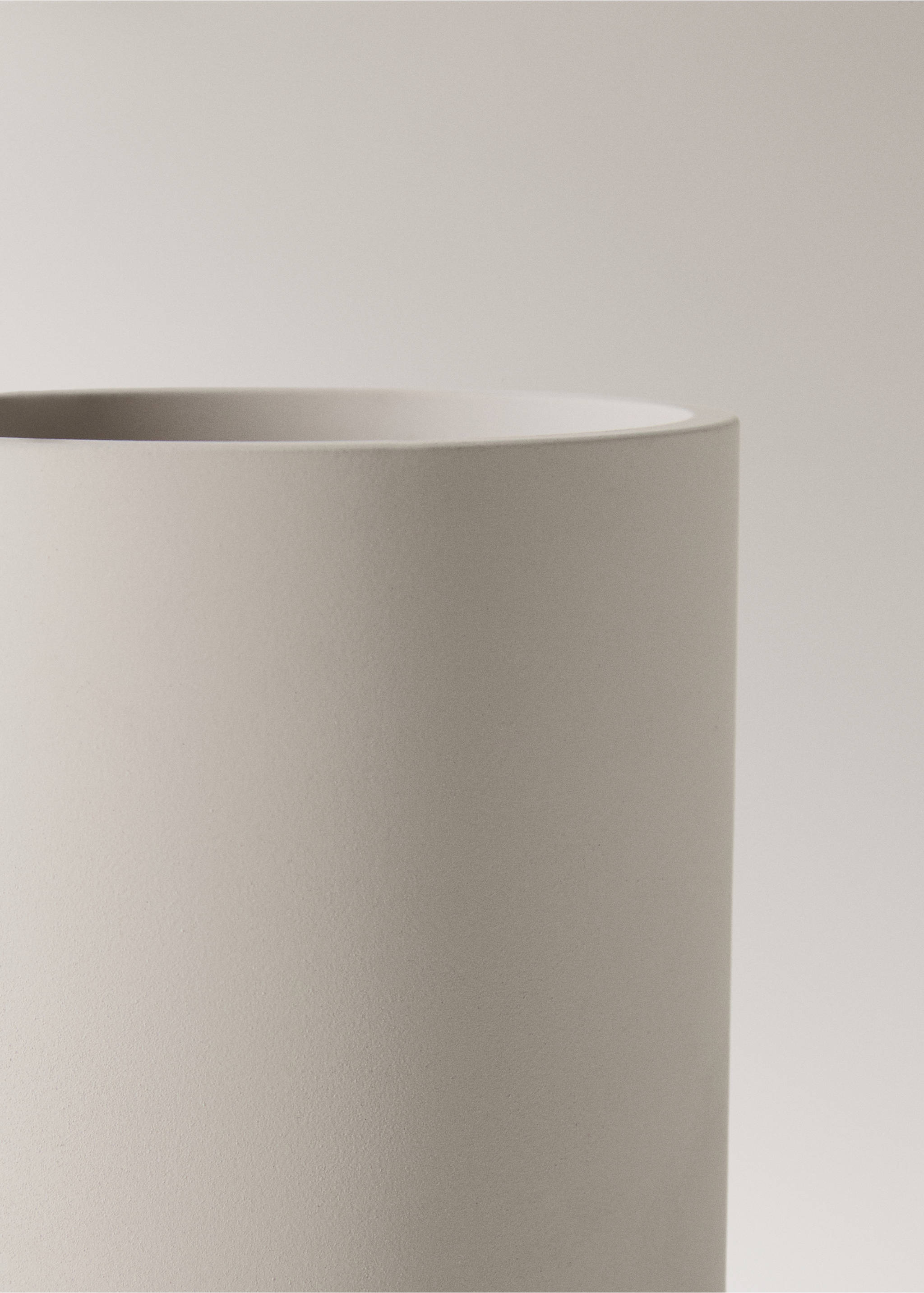 Resin toothbrush cup - Details of the article 2, Ecru. Ref: 37023866-00.