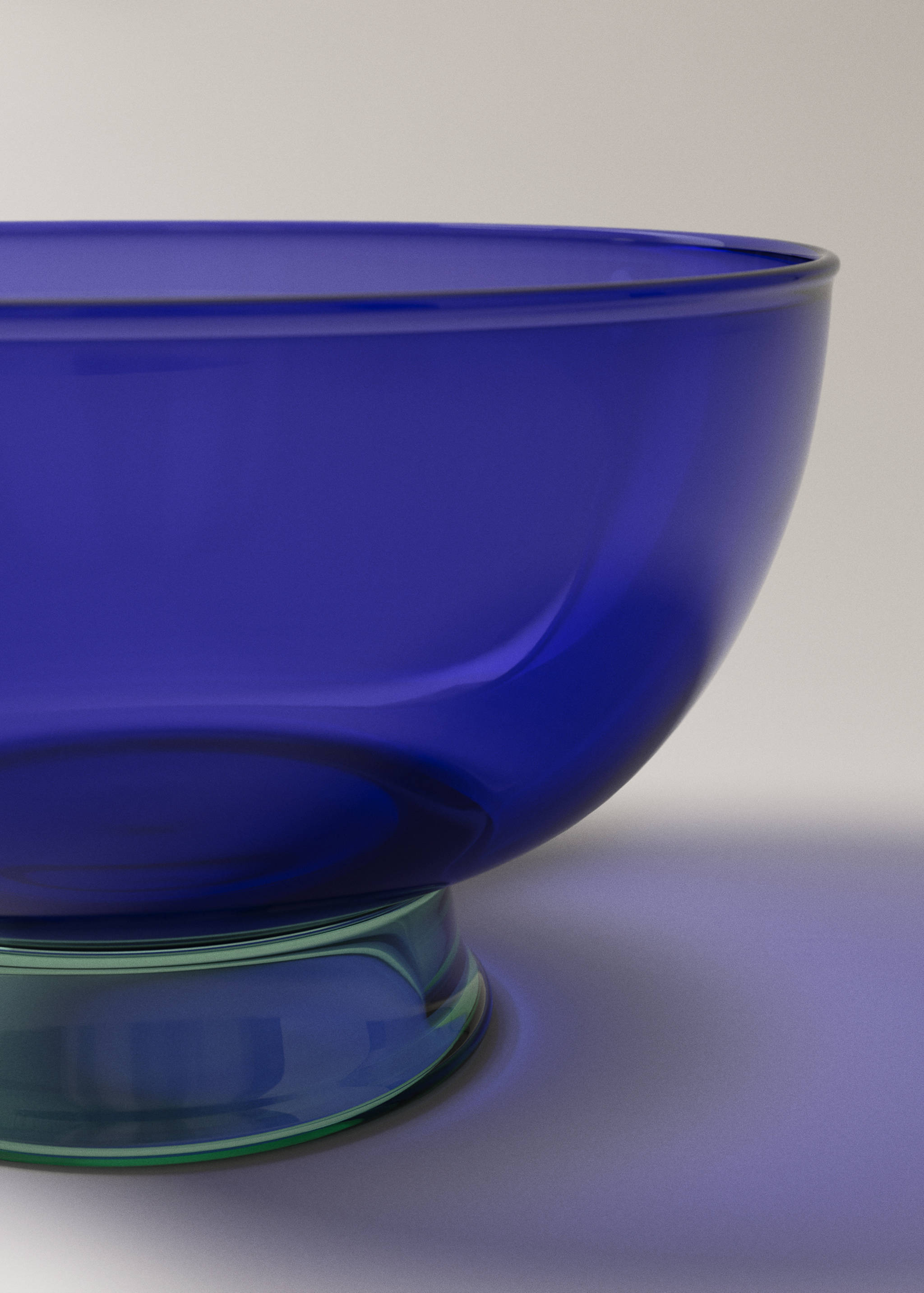 Bicolour semi-transparent crystal bowl - Details of the article 1