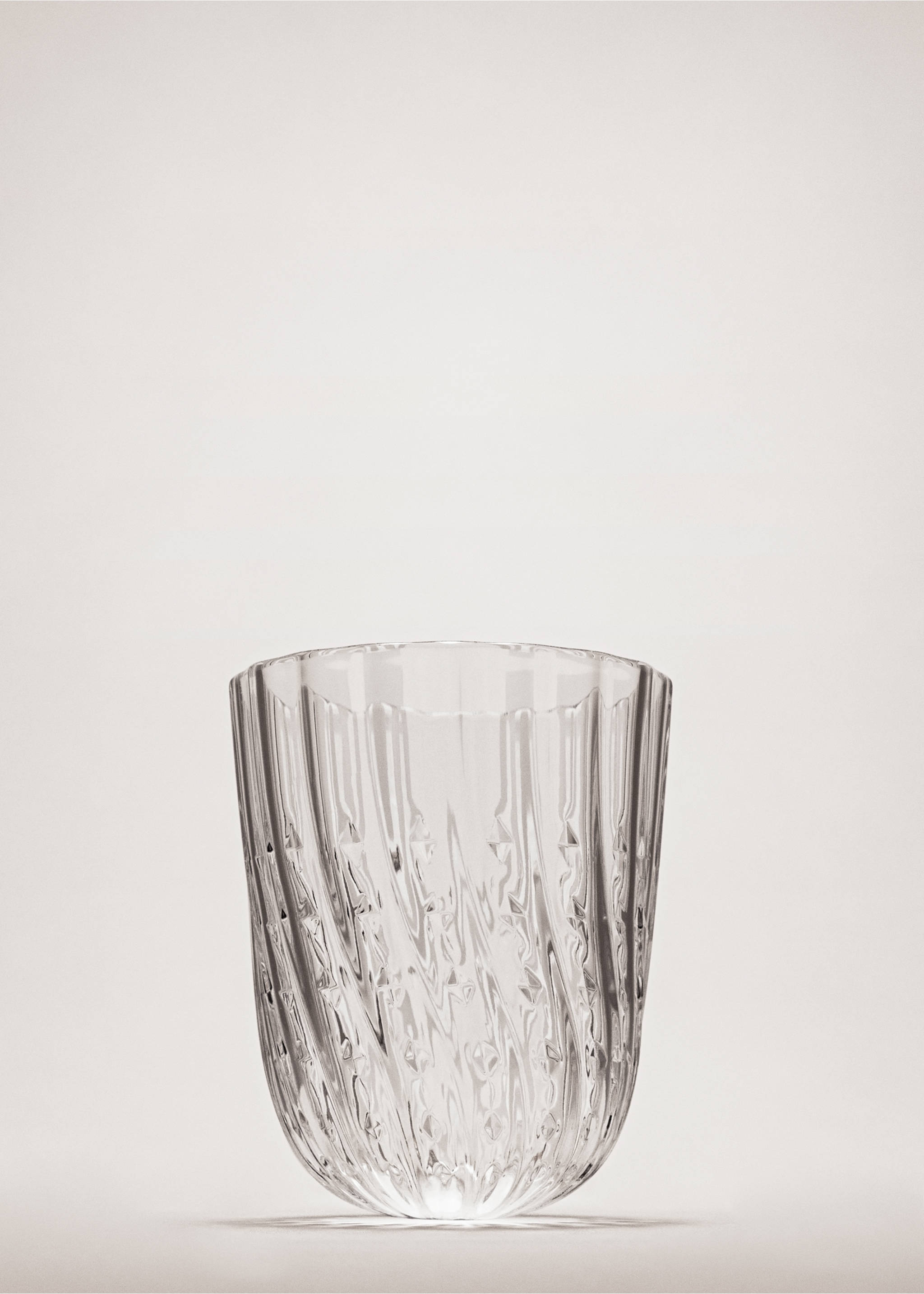 Embossed glass goblet - General plane, Black. Ref: 37023868-00.