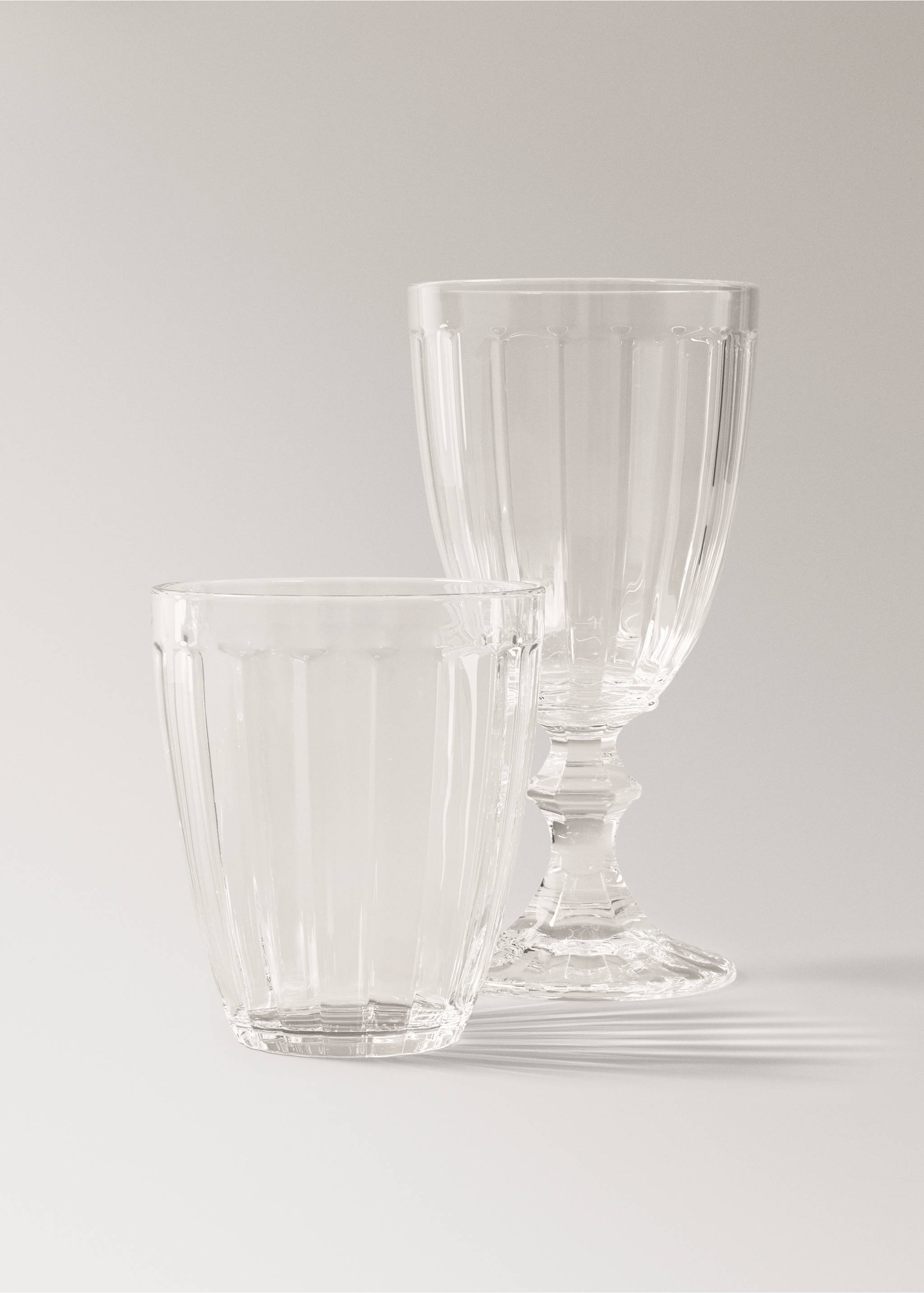 Embossed glass goblet - Details of the article 3, Black. Ref: 37023868-00.