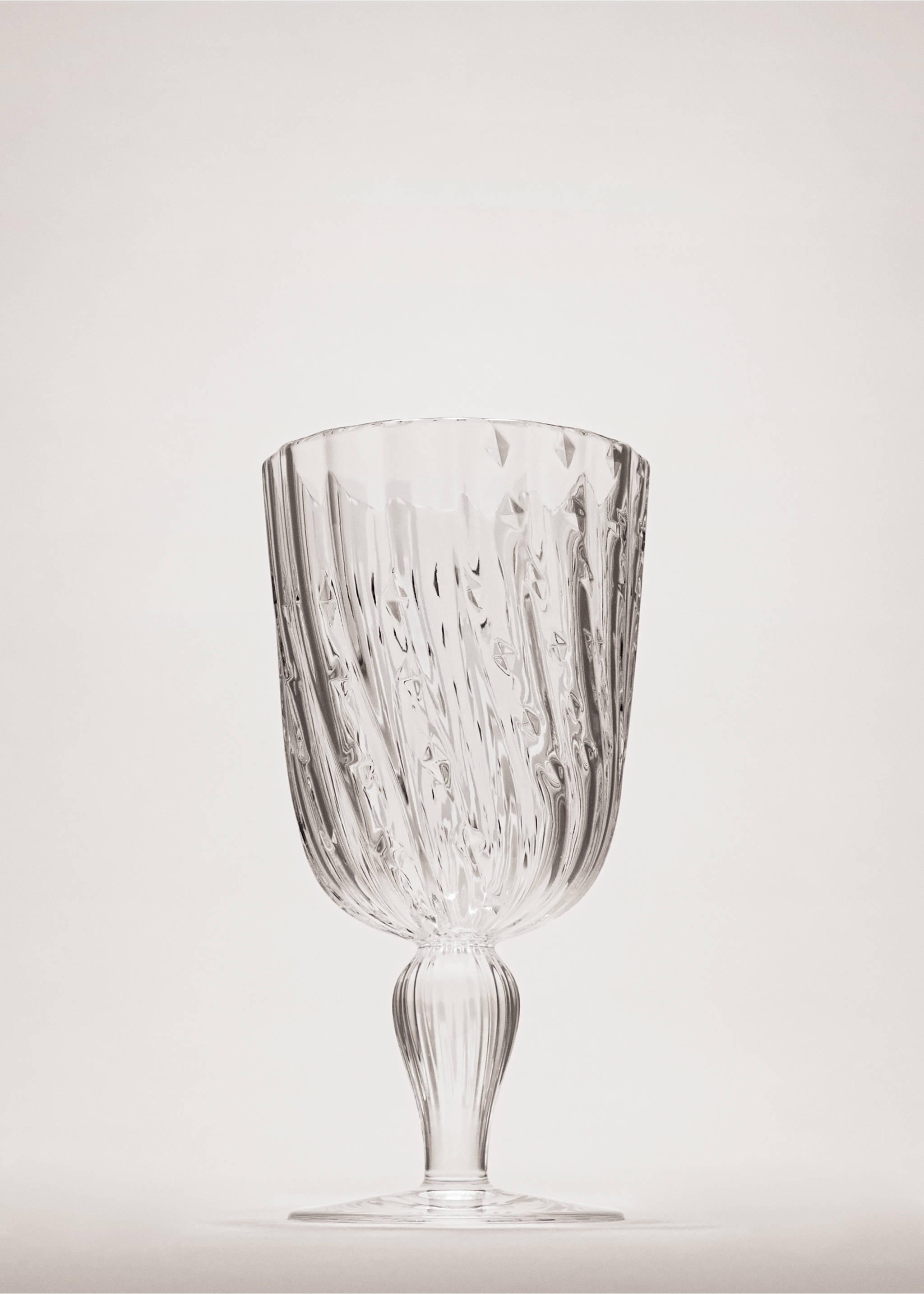 Embossed glass goblet - General plane, Black. Ref: 37023869-00.