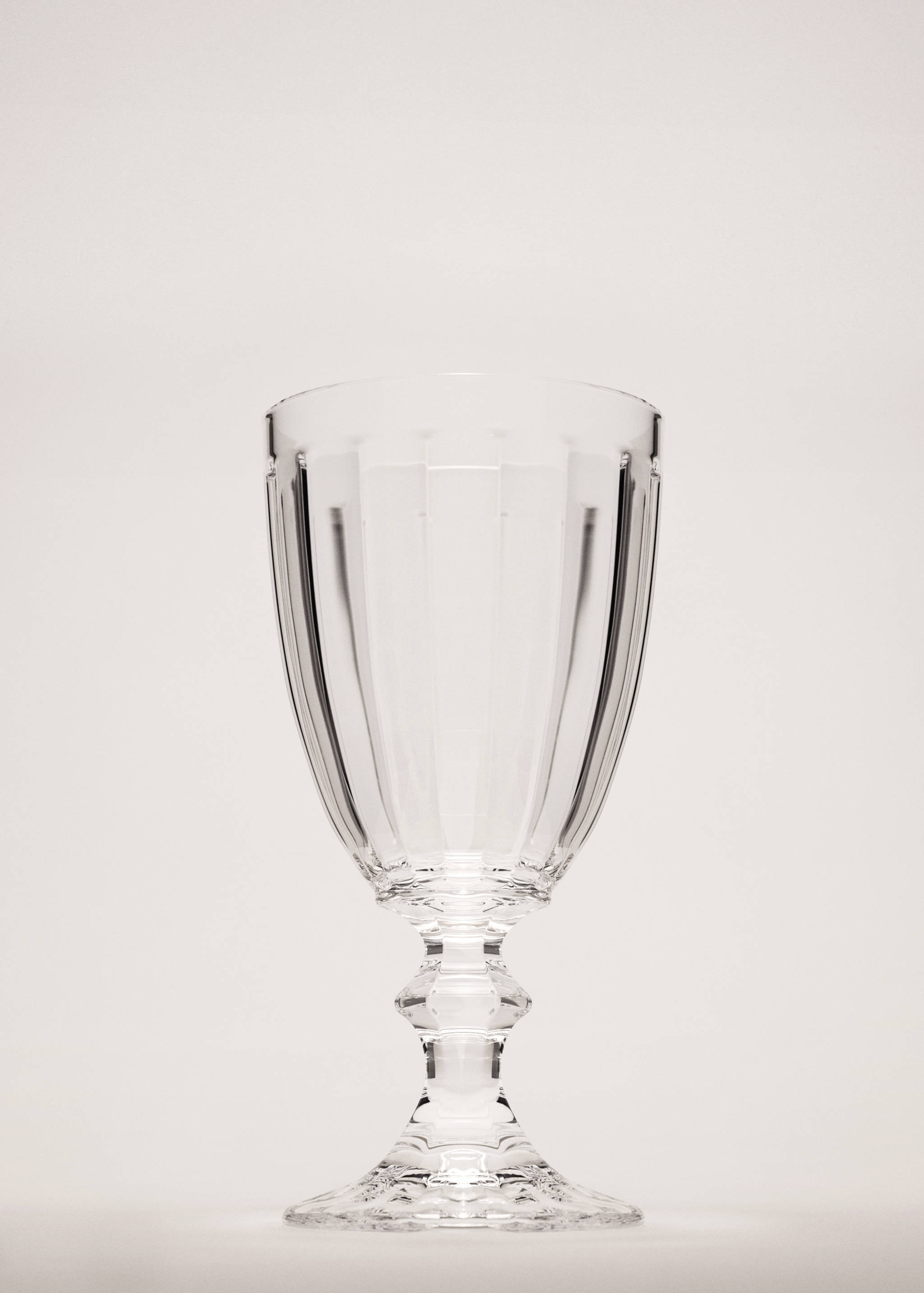 Clear glass cup - General plane