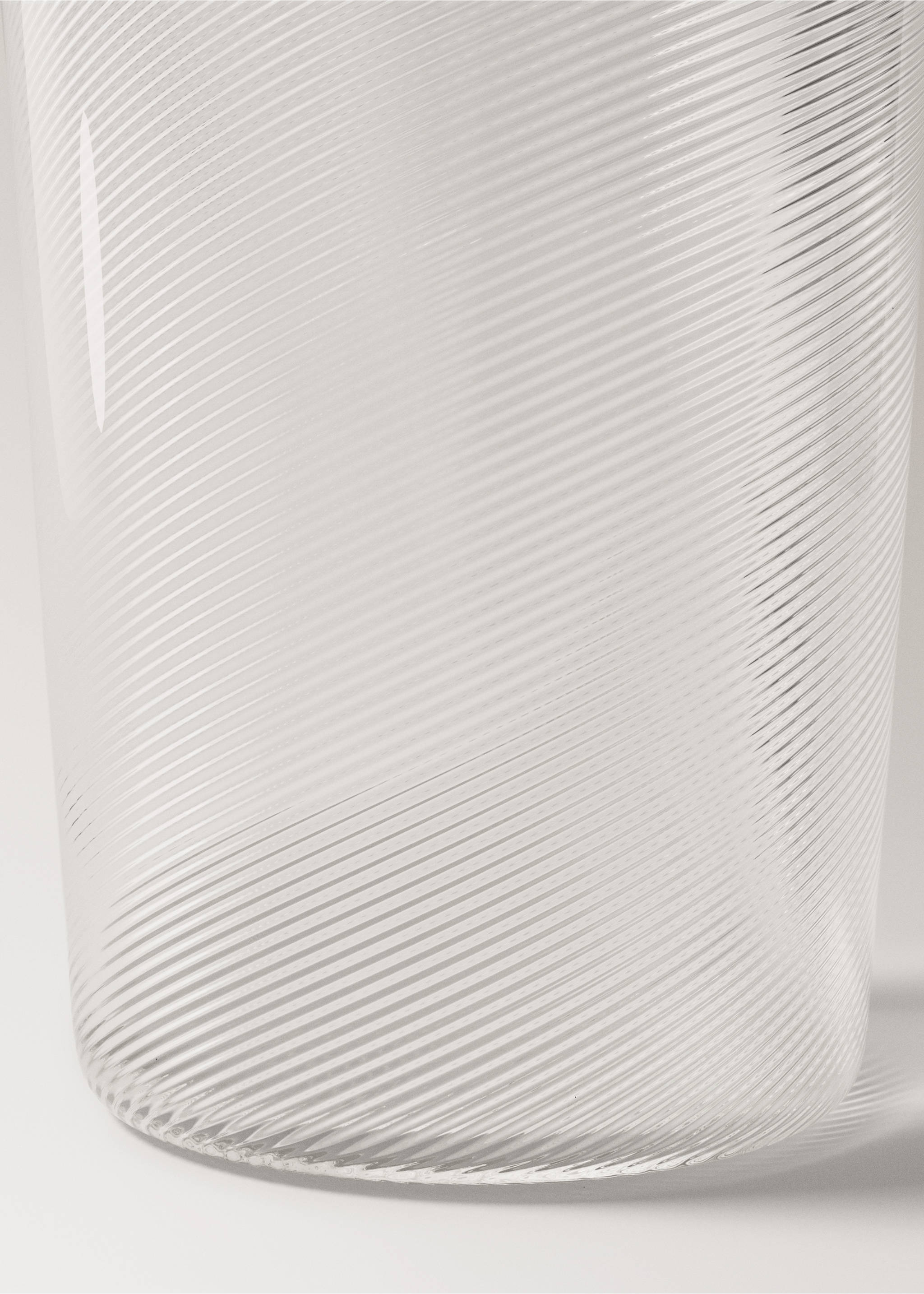 Textured glass vase - Details of the article 2, Black. Ref: 37023871-00.