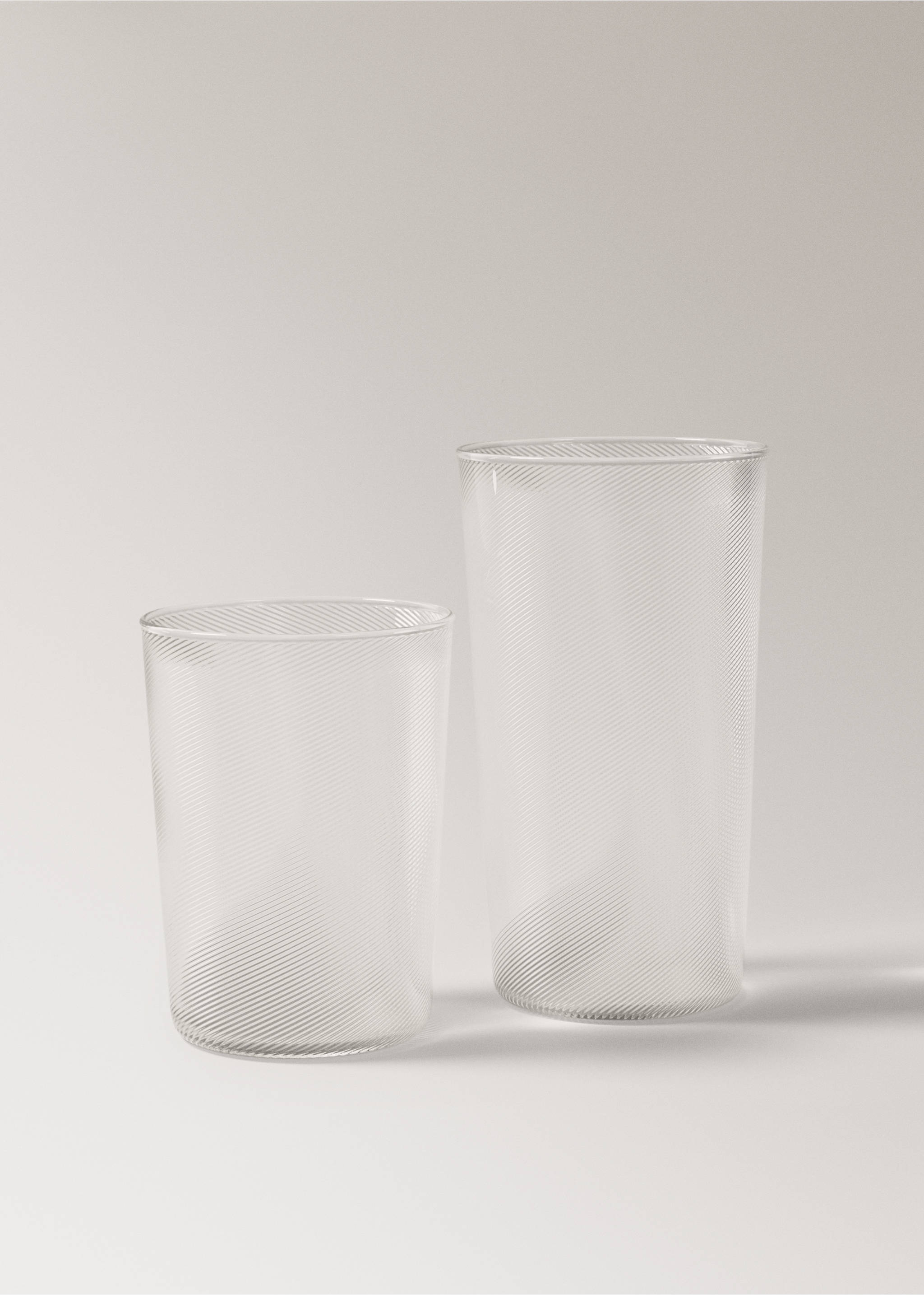 Textured glass vase - Details of the article 3, Black. Ref: 37023871-00.