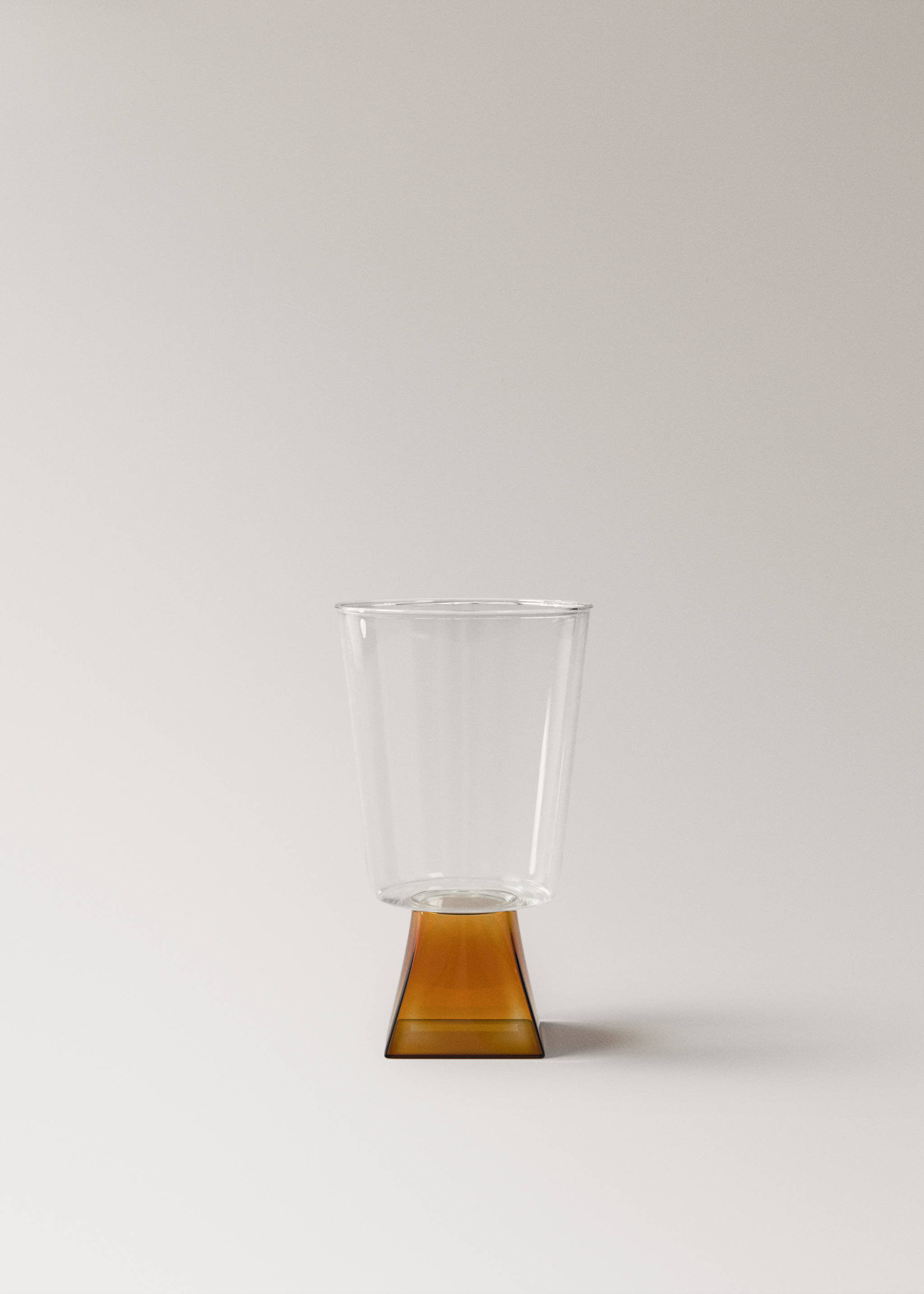 Coloured base glass tumbler - Article without model