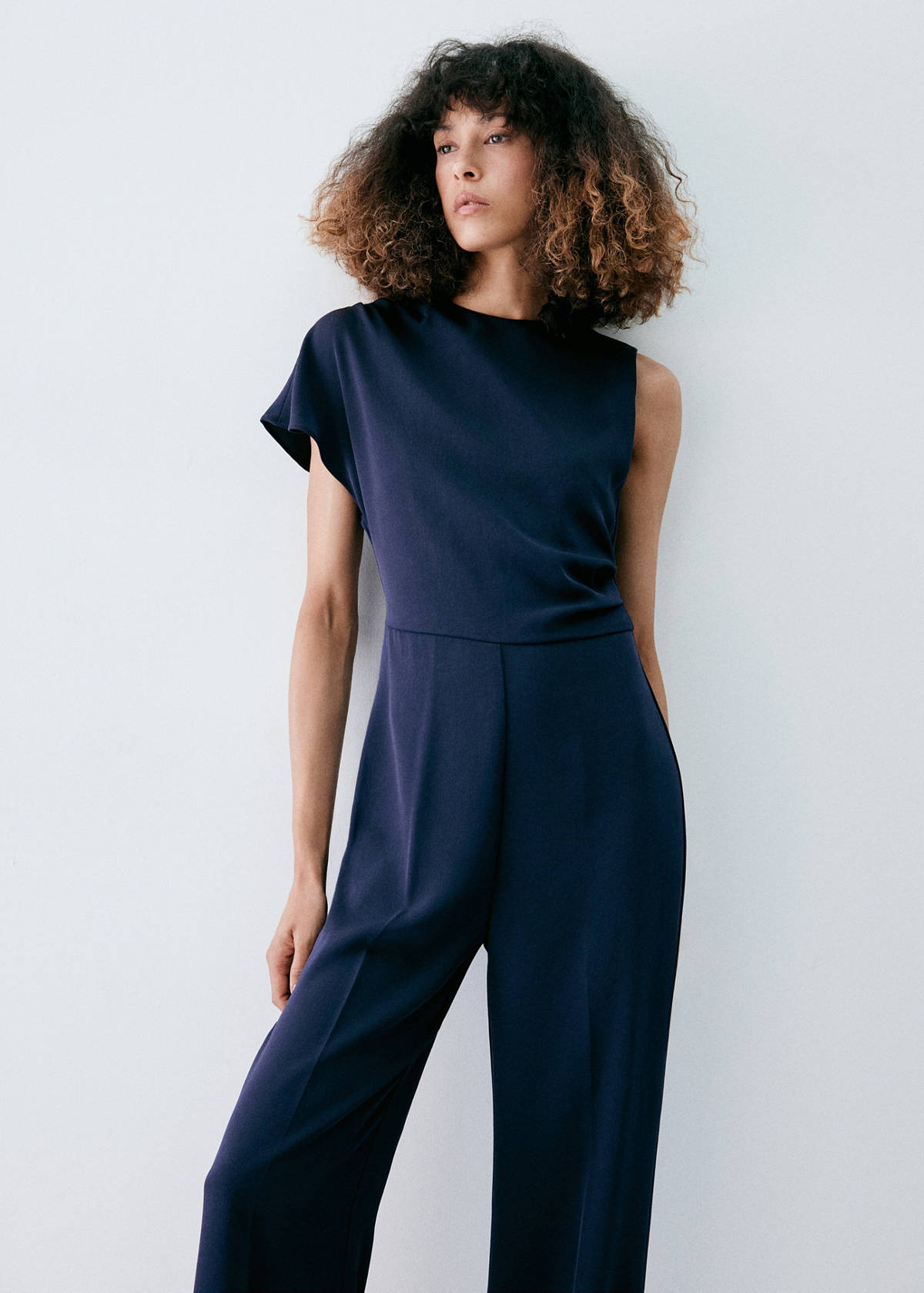 Long jumpsuit with asymmetrical sleeves — Blue