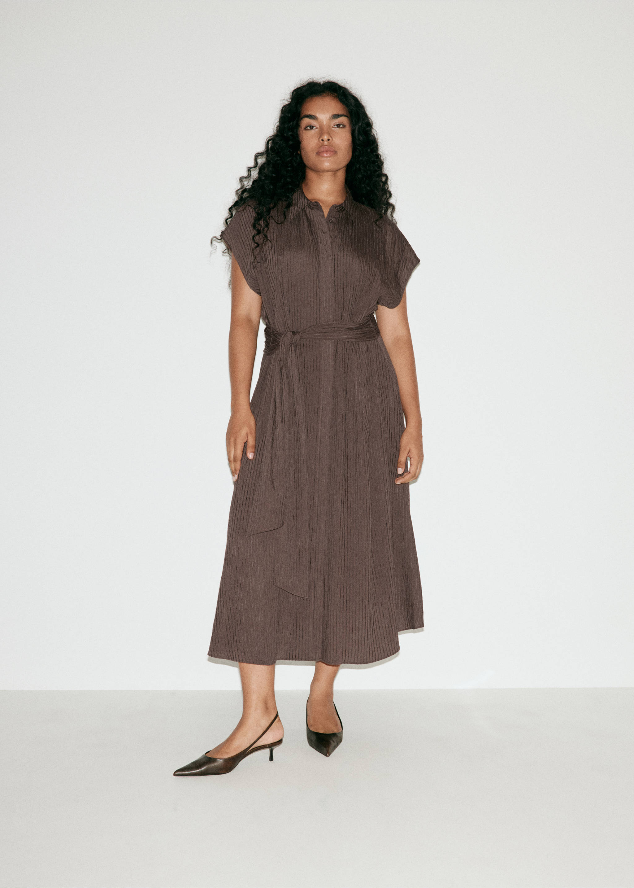 Belt shirt dress - Details of the article 5, Brown. Ref: 37023878-00.