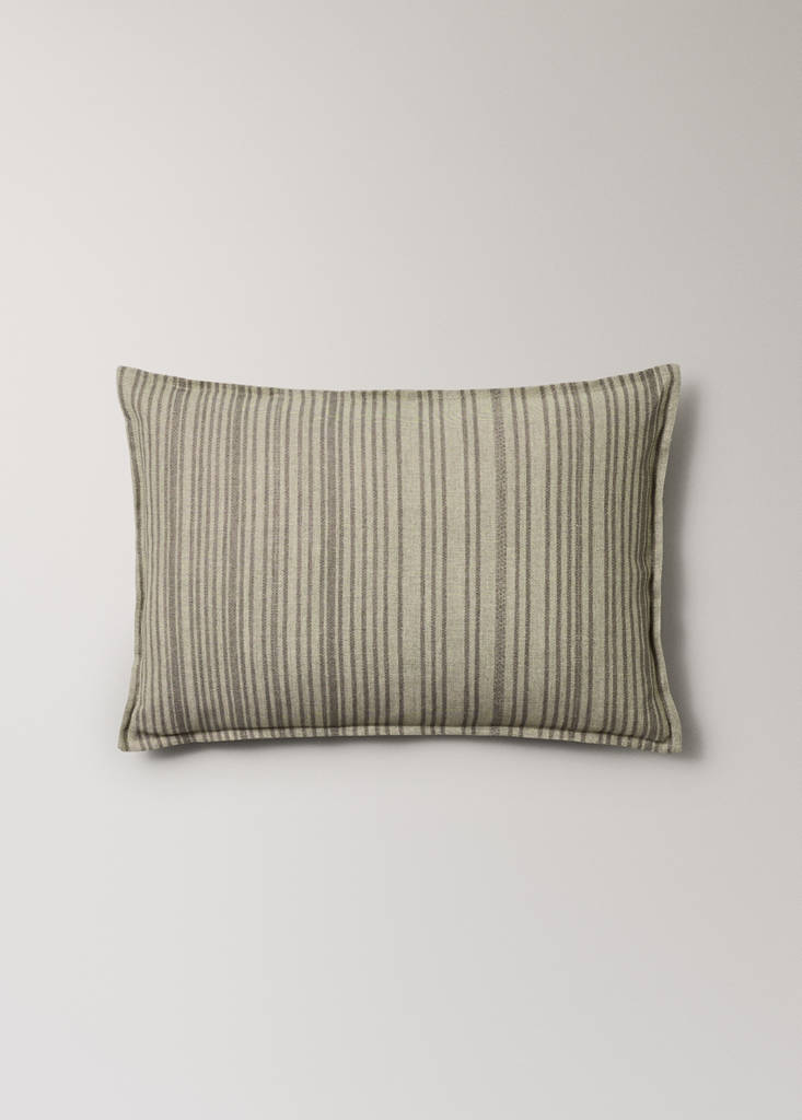 Linen blend striped cushion cover 30x50 cm — Light/Pastel Brown