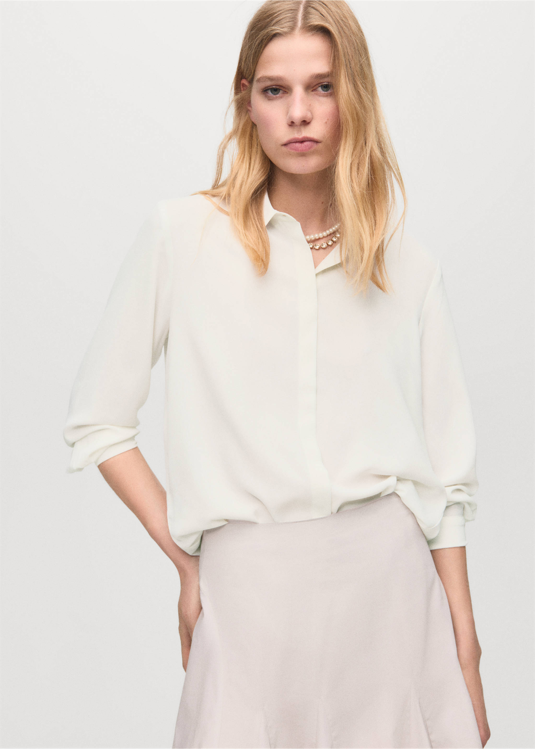 Fluid long-sleeved blouse - Medium plane, Off White. Ref: 37024072-00.