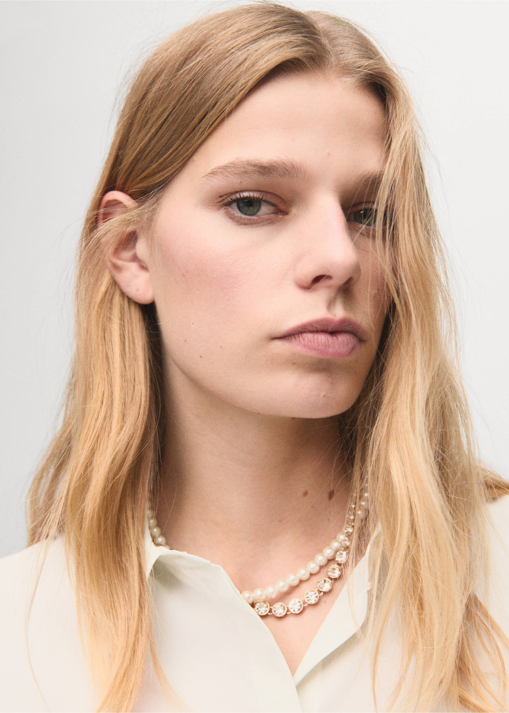 Fluid long-sleeved blouse - Details of the article 1, Off White. Ref: 37024072-00.
