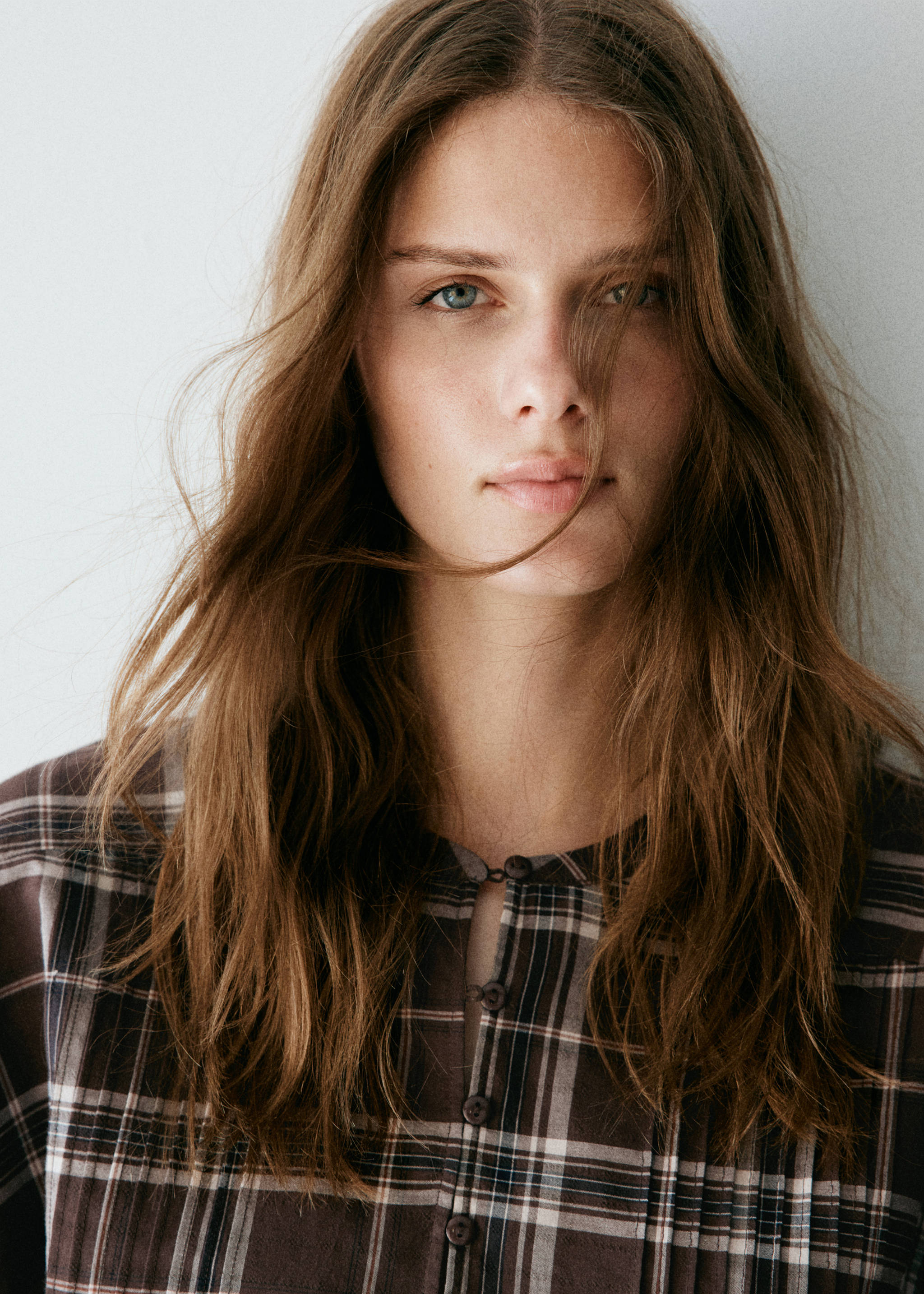 Checked shirt with puffed sleeves - Details of the article 1, Brown. Ref: 37024073-00.