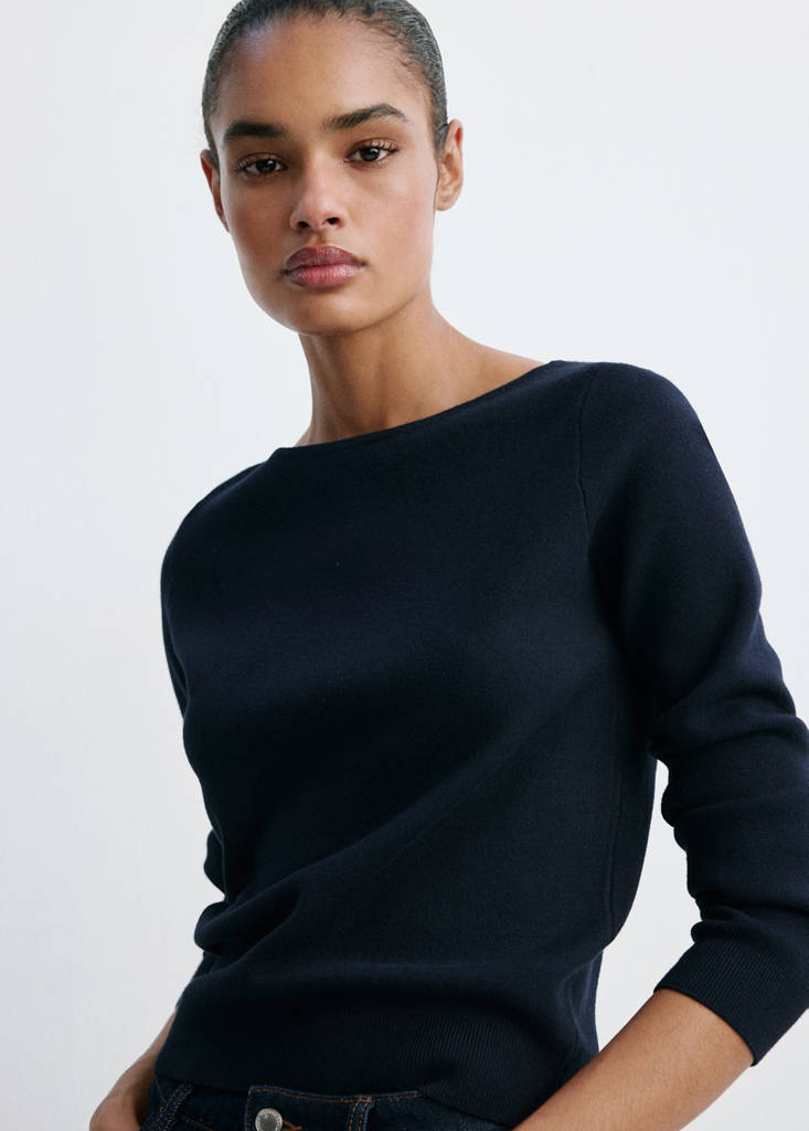Fine-knit boat-neck sweater — Navy