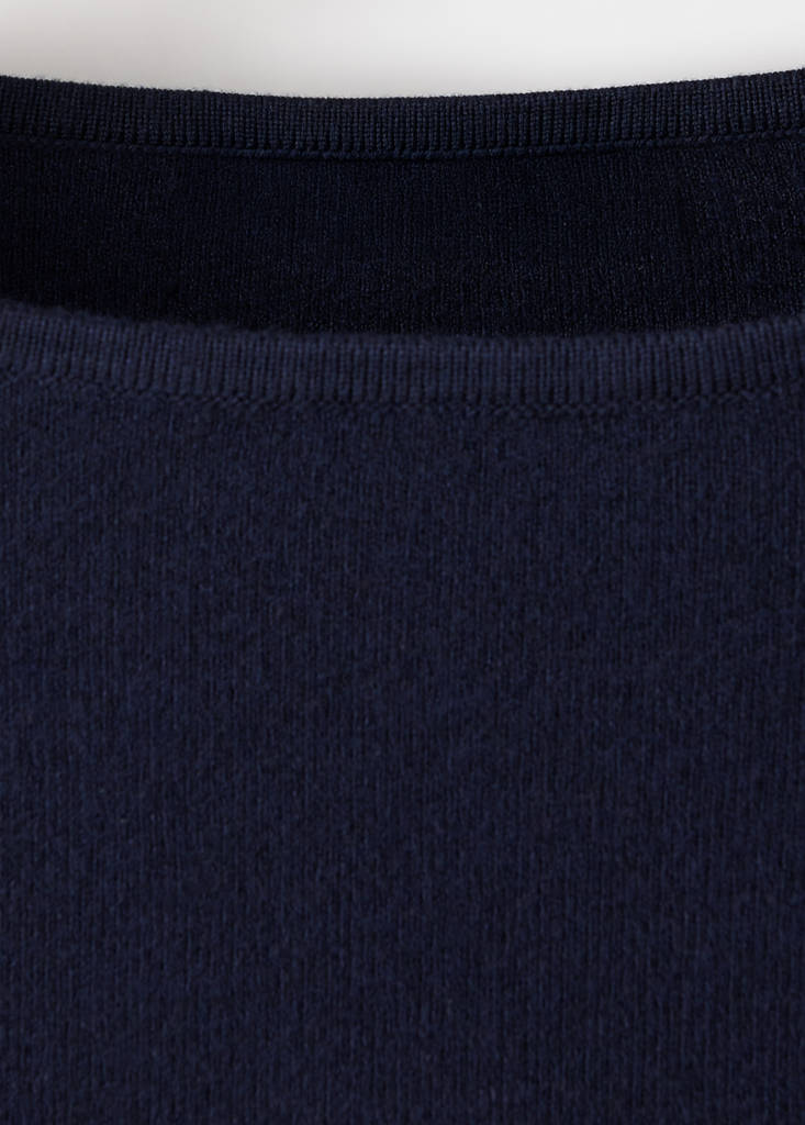 Fine-knit boat-neck sweater — Navy