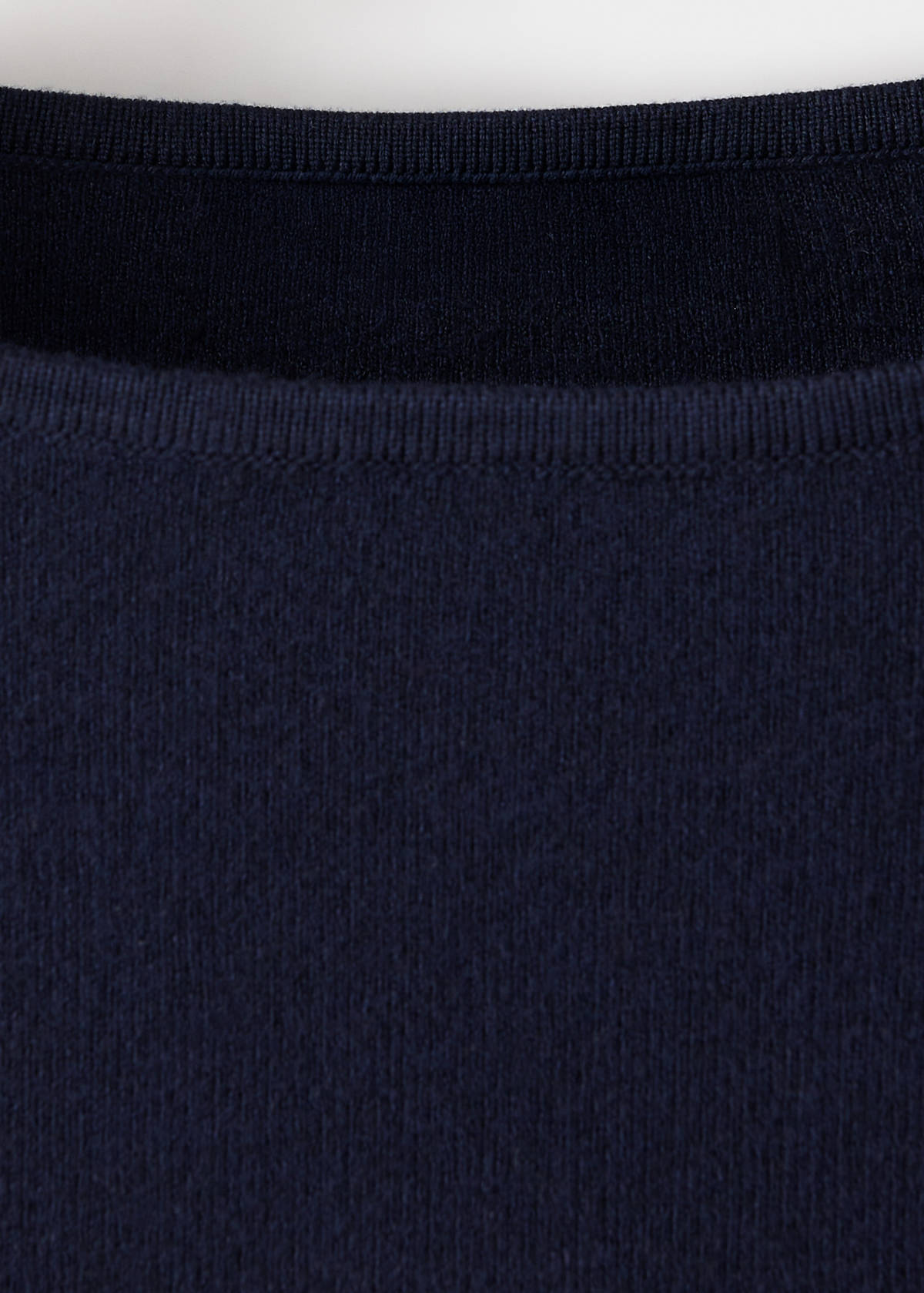 Fine-knit boat-neck sweater — Navy