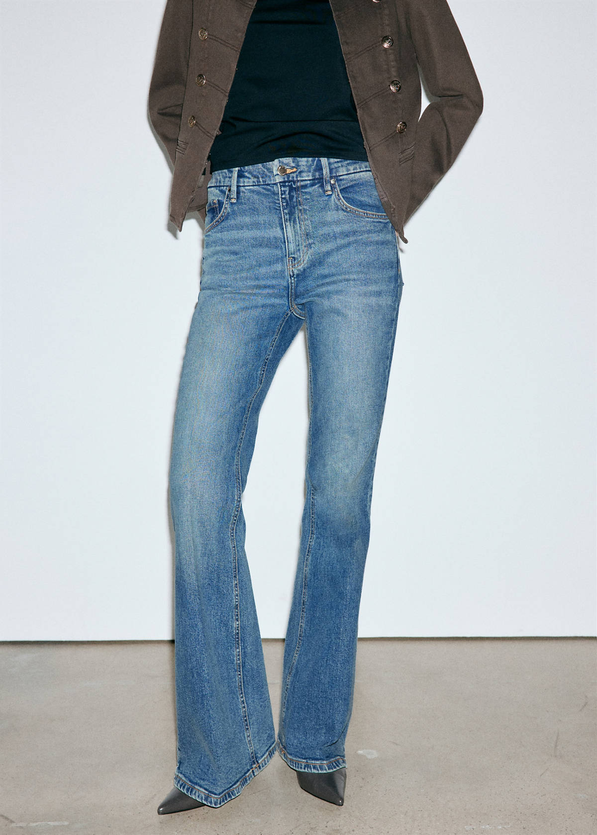 High-waist flared jeans — Medium Blue