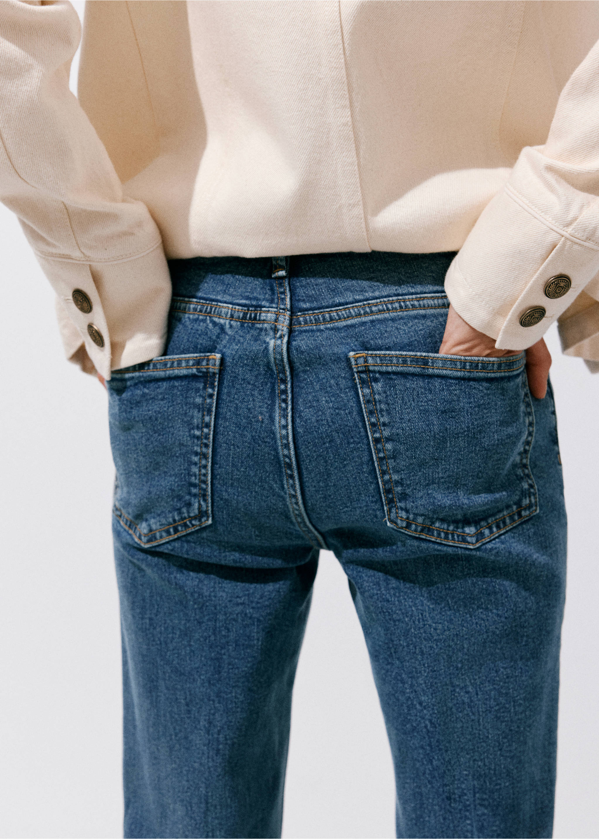 High waist flare jeans - Details of the article 3, Medium Blue. Ref: 37024078-00.